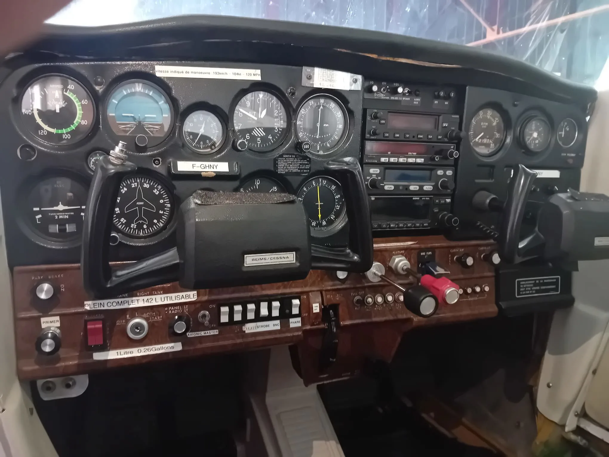 Cockpit and instrument panel of a 1980 Cessna F152.