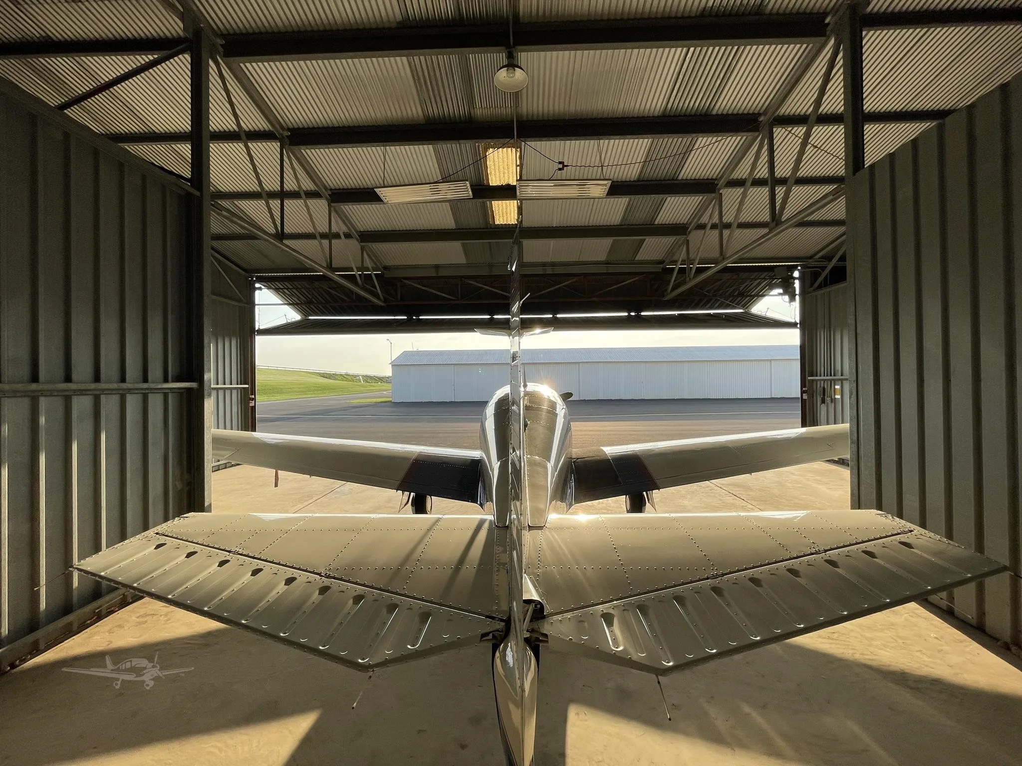 Exterior view of a 1994 MOONEY M20J MSE, N292MP.