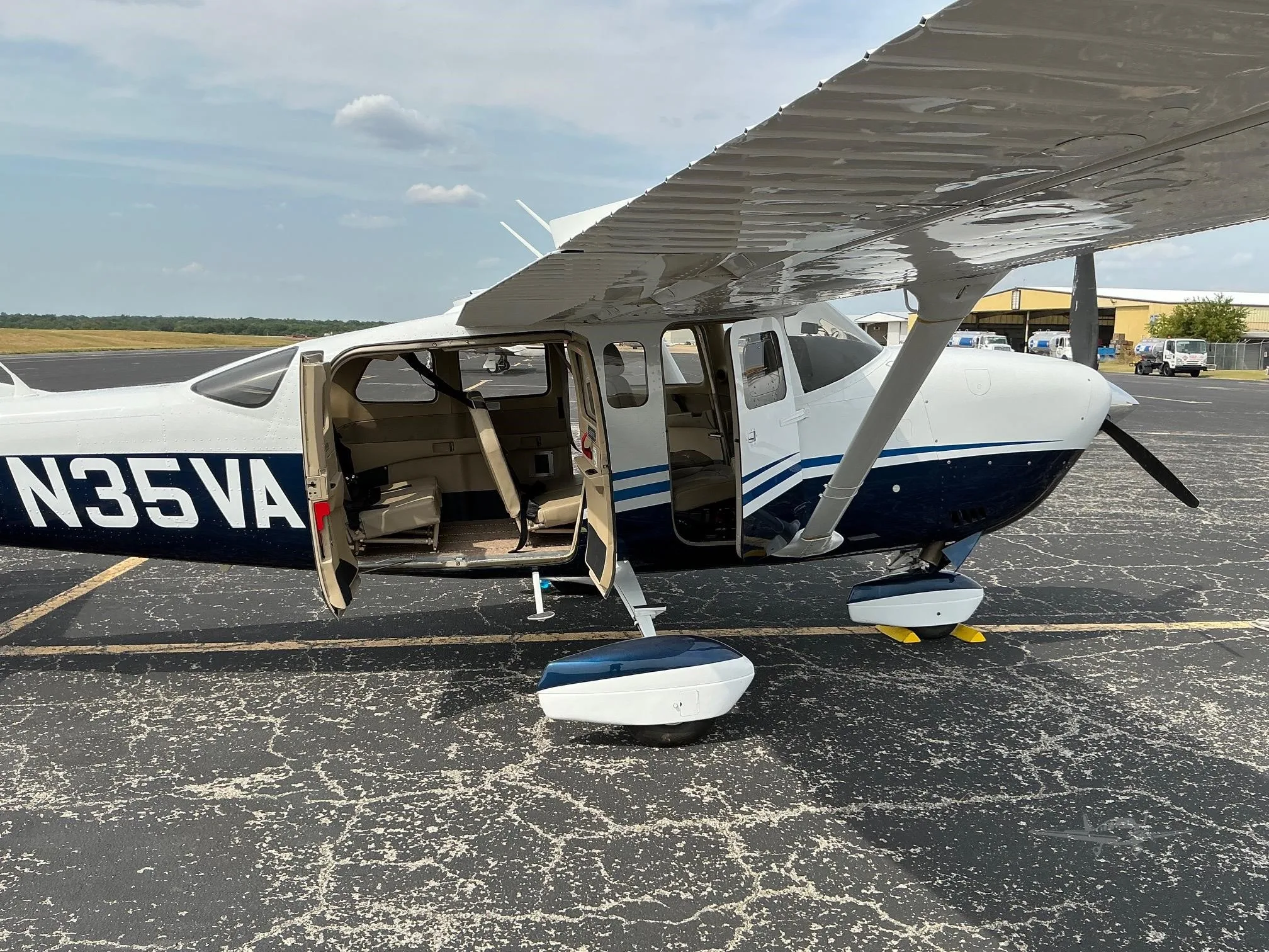 Exterior view of a 2019 CESSNA TURBO 206H STATIONAIR HD, N35VA.
