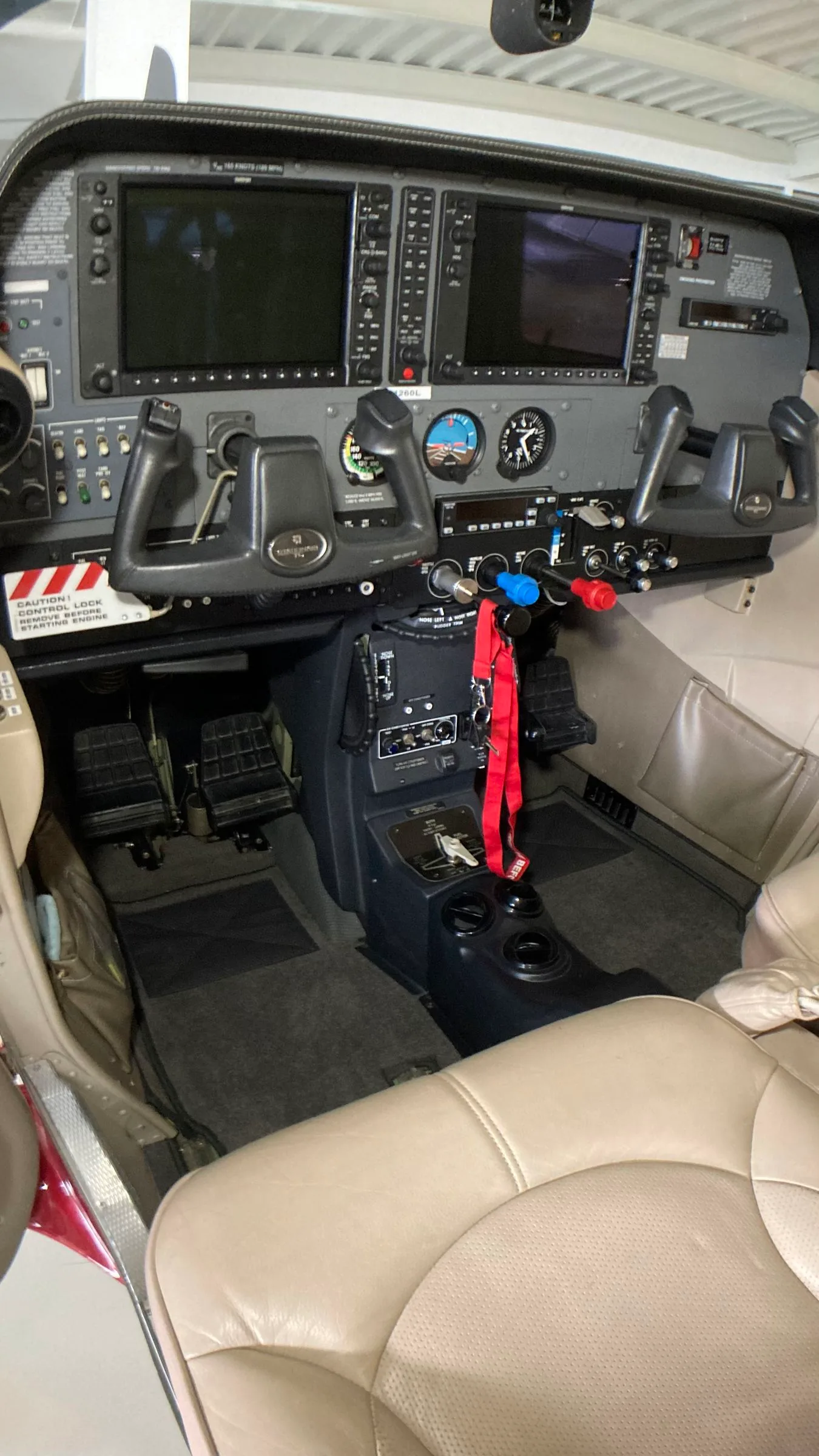 Cockpit and instrument panel of a 2006 Cessna T206H.