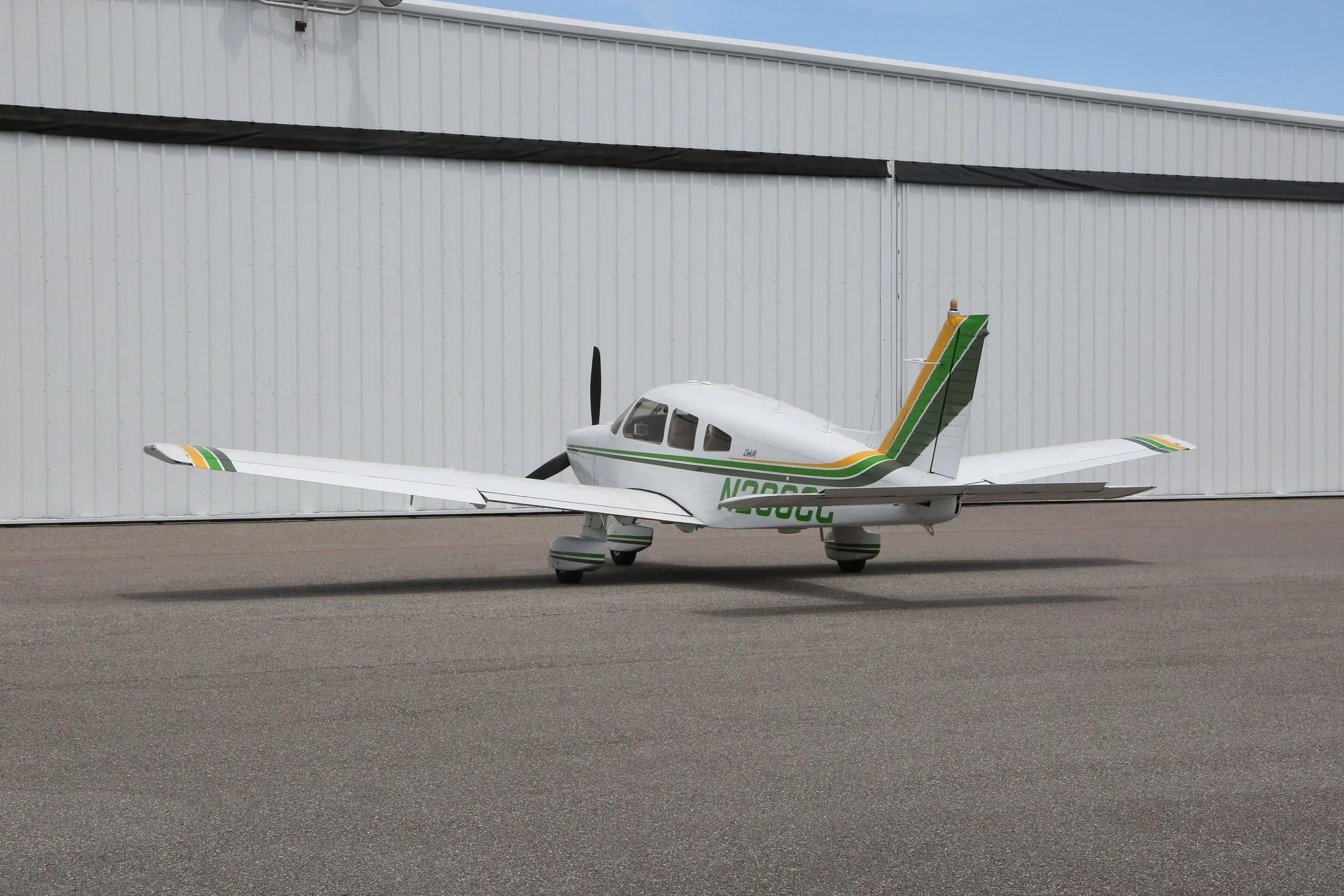 Exterior view of a 1979 Piper DAKOTA PA-28-236.