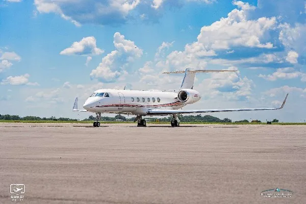 Exterior view of a 2000 Gulfstream, G-V.