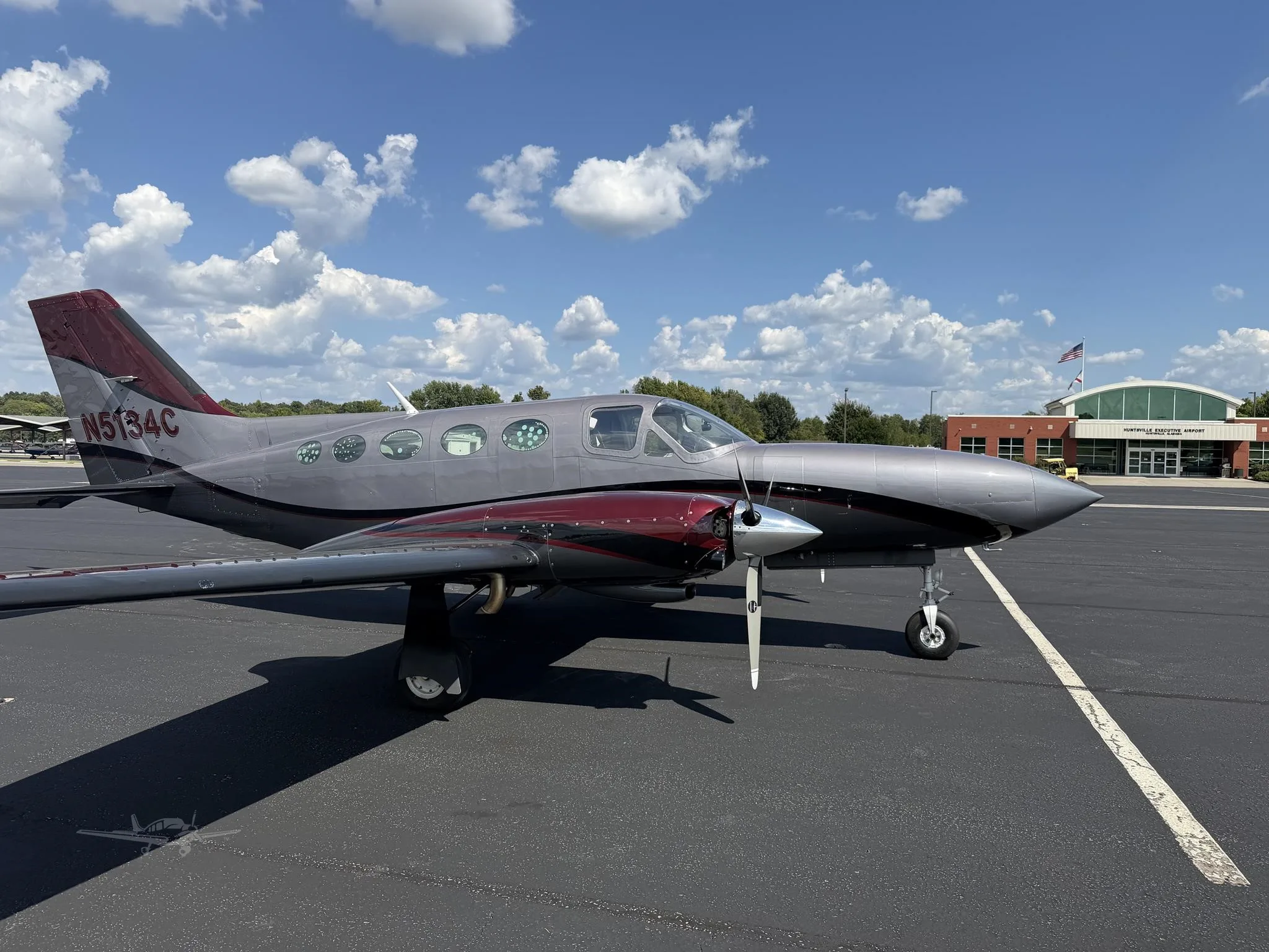 Exterior view of a 1982 CESSNA 414A, N5134C.