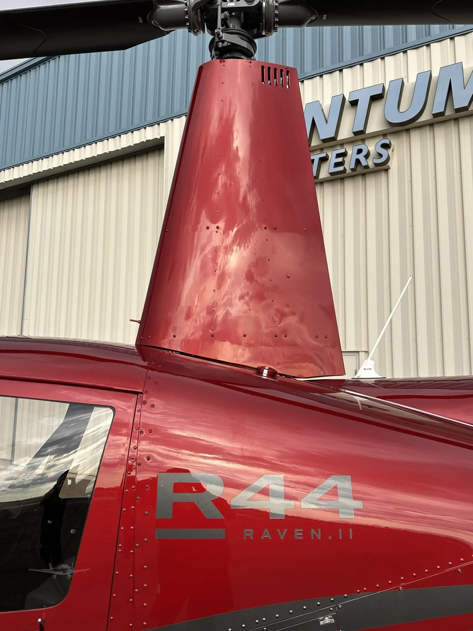 Engine detail of a 2026 ROBINSON R44 RAVEN II.