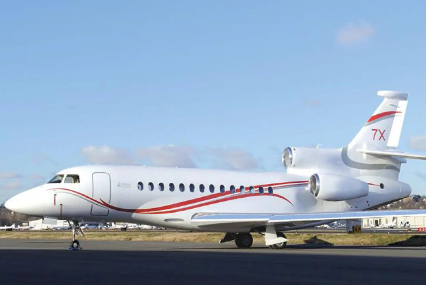 Exterior view of a Dassault FALCON 7X • SN: 048.