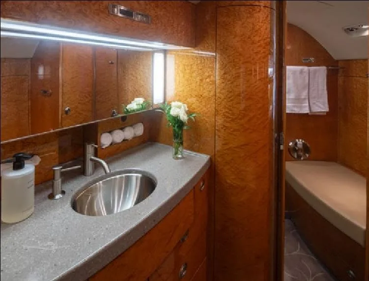 Cabin interior of a 2002 GULFSTREAM GIVSP.