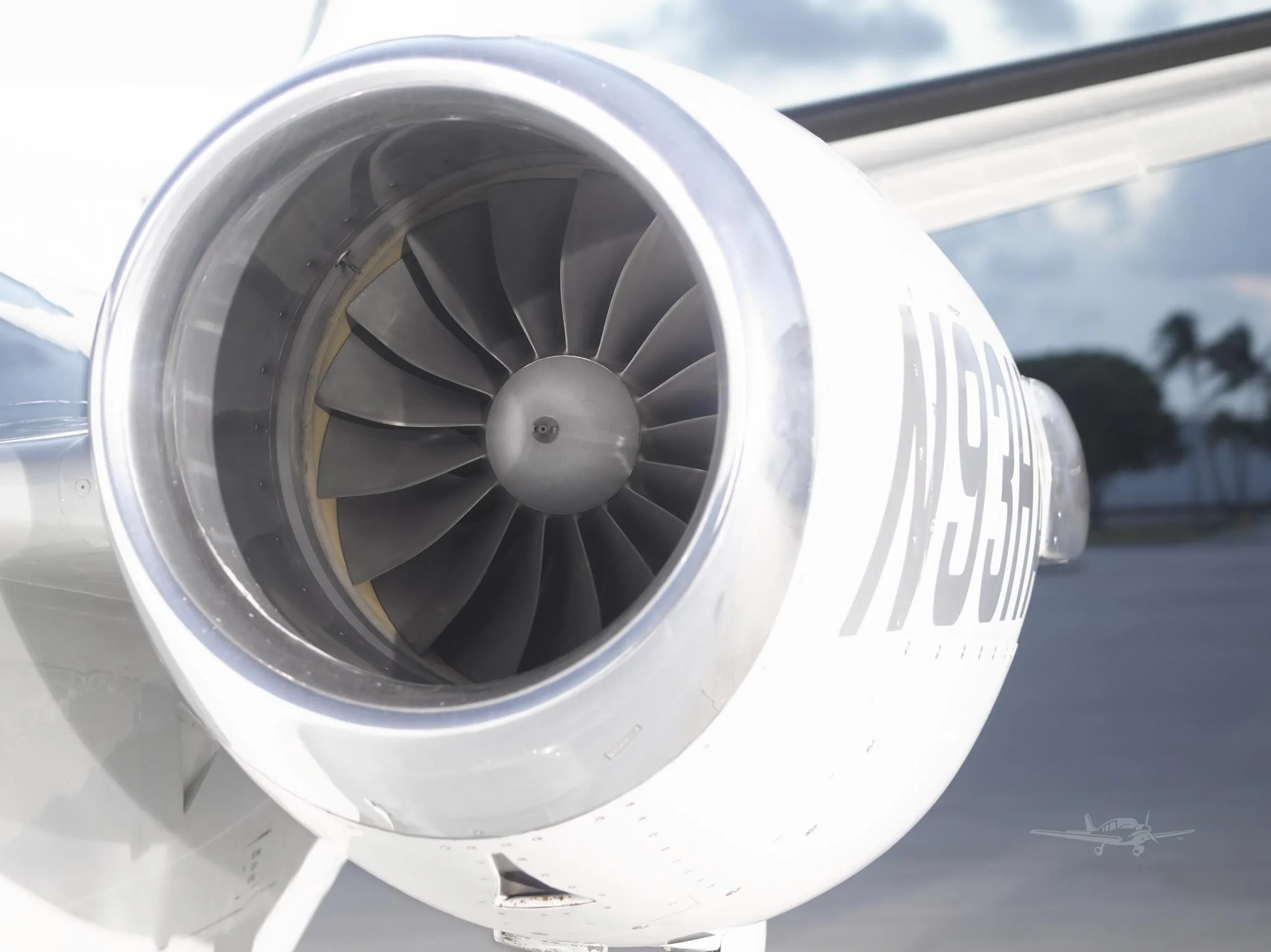 Engine detail of a 1998 CESSNA CITATION V ULTRA.