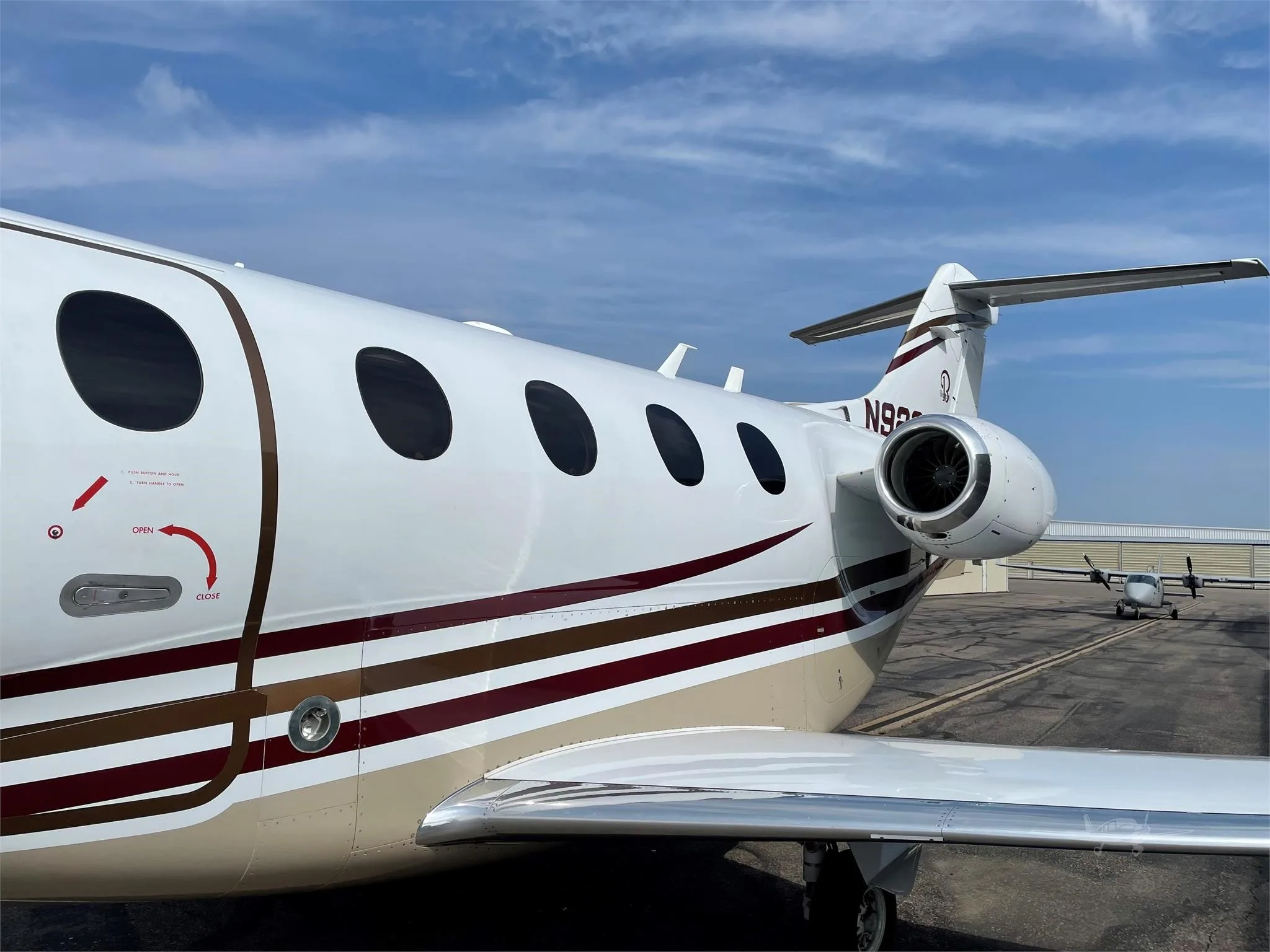 Exterior view of a 2002 BEECHCRAFT PREMIER I, N929SS.