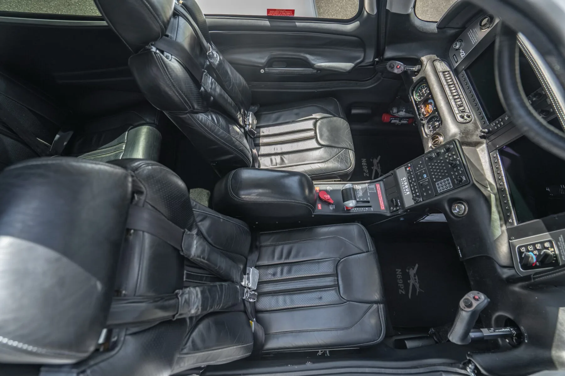 Cabin interior of a 2014 Cirrus SR22-G5 GTS.
