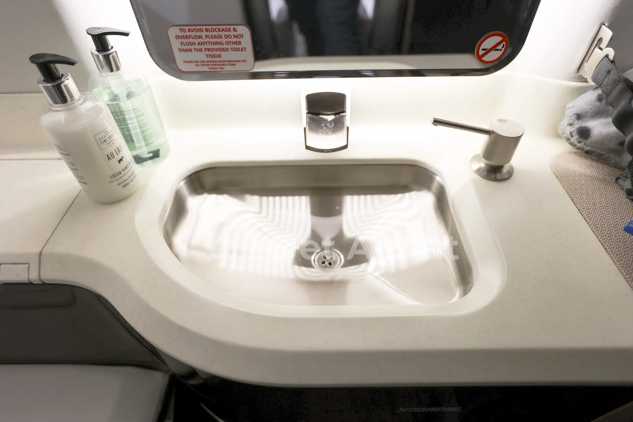 Cabin interior of a 2018 Bombardier learjet 75.