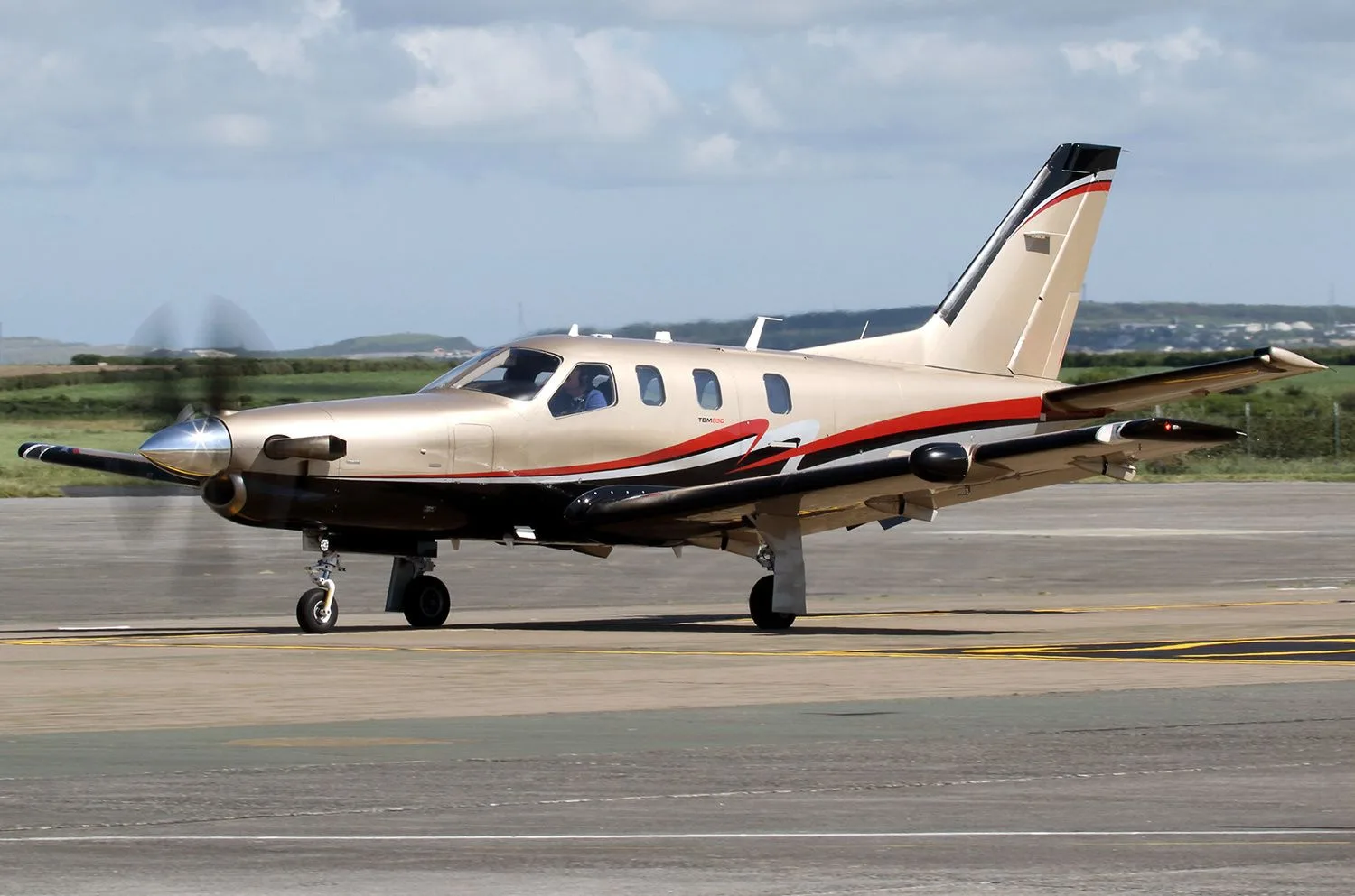 Exterior view of a 2010 Socata tbm 850.
