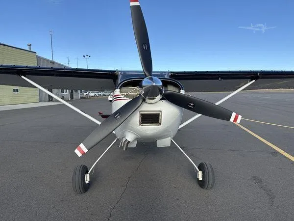 Exterior view of a 1967 CESSNA 180, N614JD.