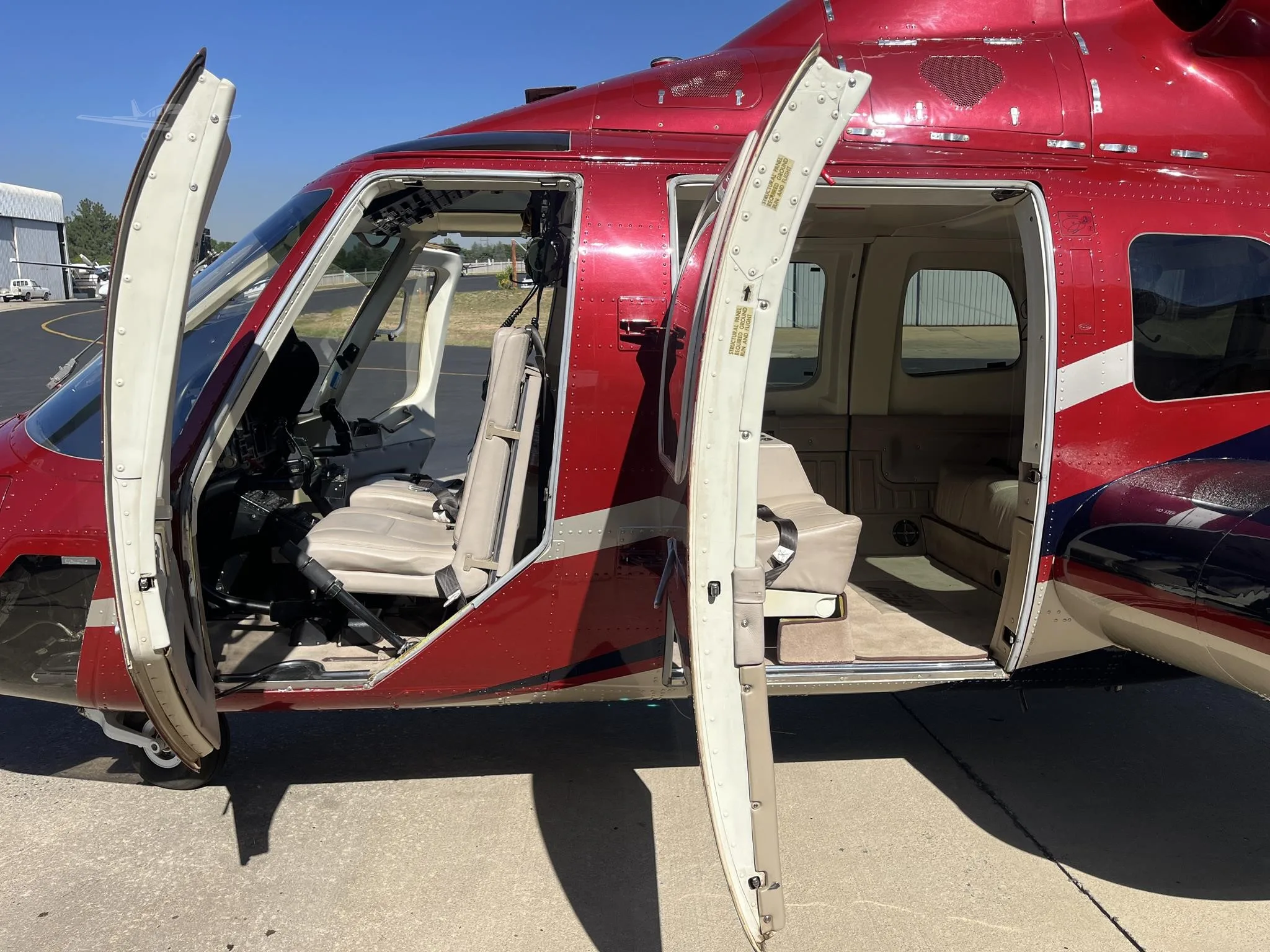 Exterior view of a 1992 BELL 230.