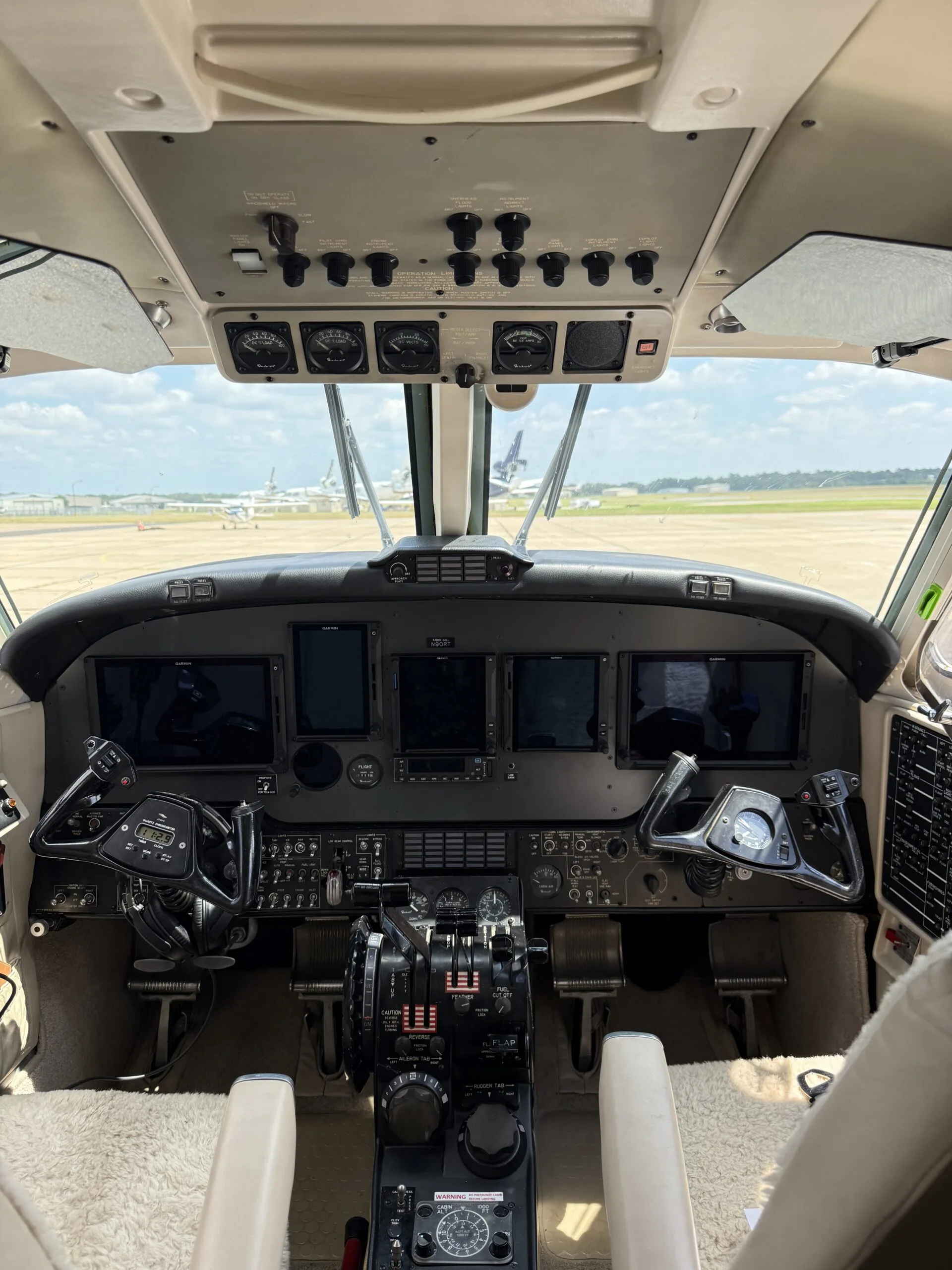 Cockpit and instrument panel of a 1981 Textron Aviation King Air F90.