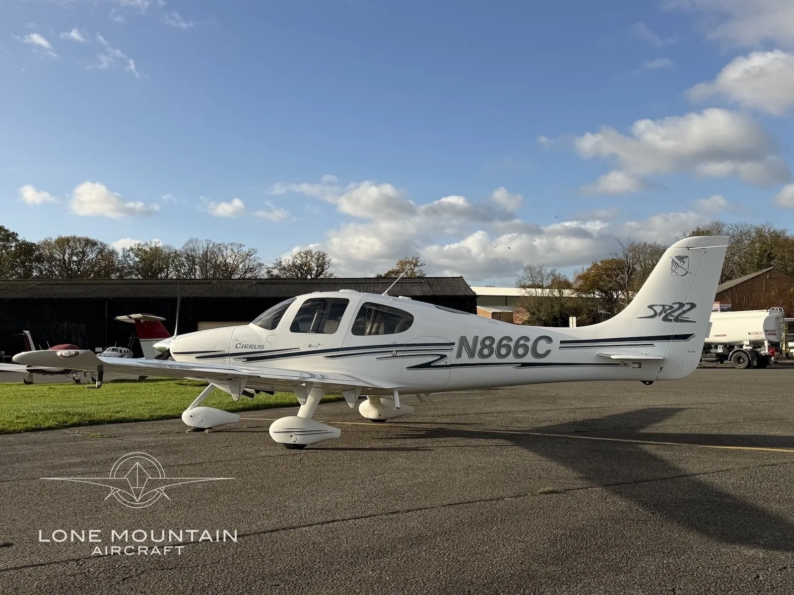 Exterior view of a 2002 Cirrus SR22.