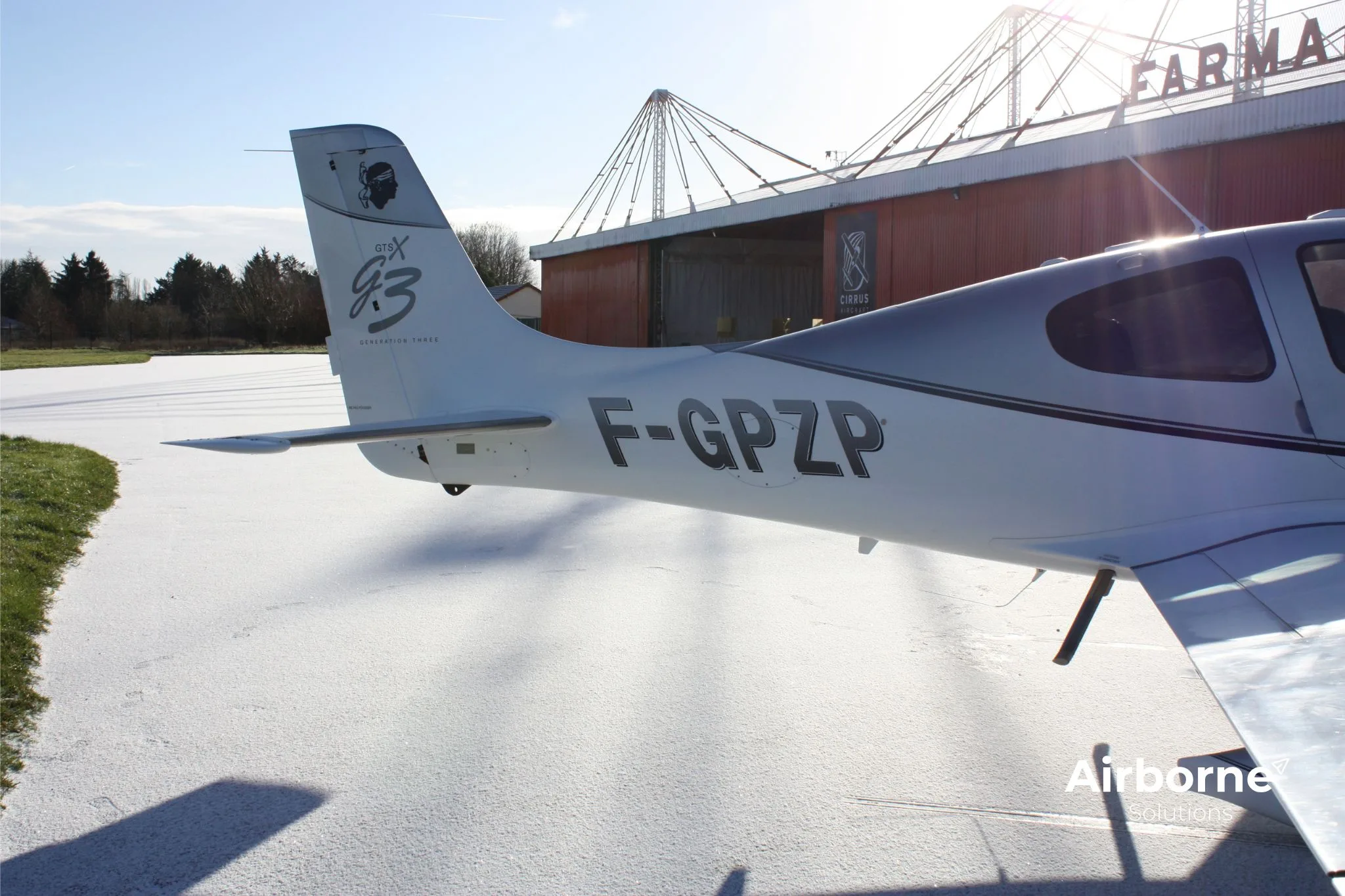 Exterior view of a 2007 Cirrus SR22 G3 GTSx.