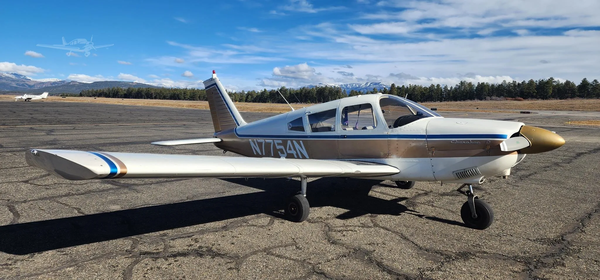 Exterior view of a 1968 PIPER CHEROKEE 180.