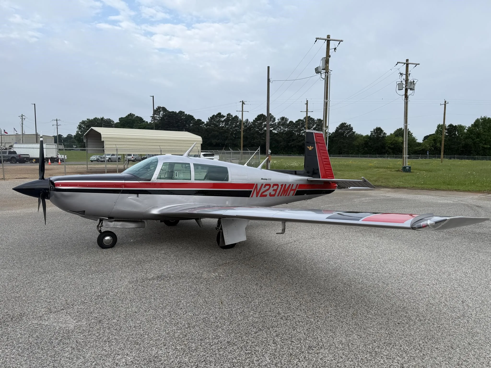 Exterior view of a 1980 MOONEY M20K 231, N231MH.
