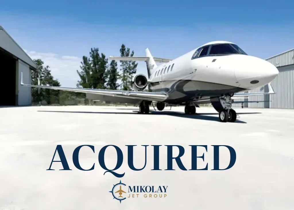 Exterior view of a 2005 Hawker 800XPi.
