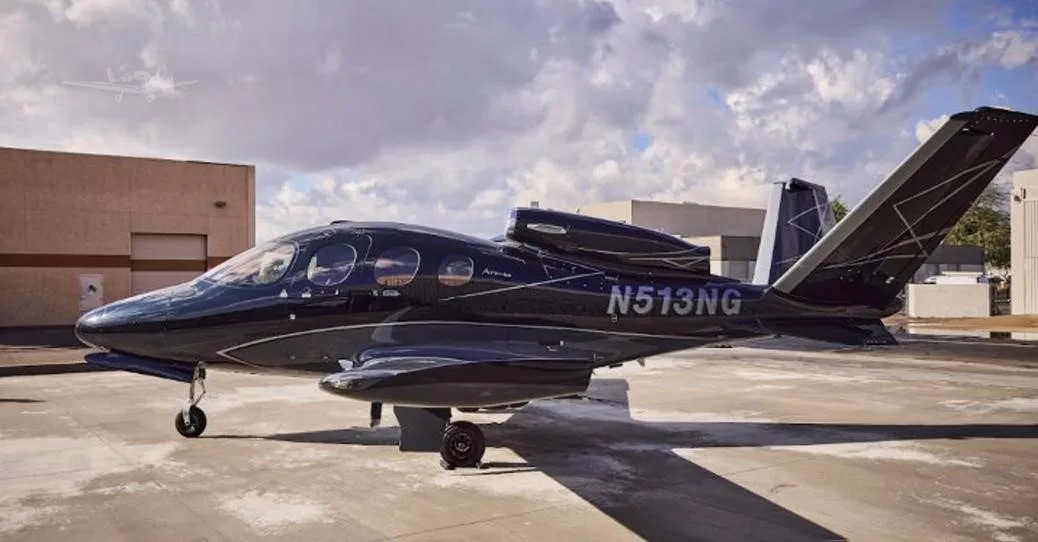 Exterior view of a 2023 CIRRUS VISION SF50-G2+, N513NG.