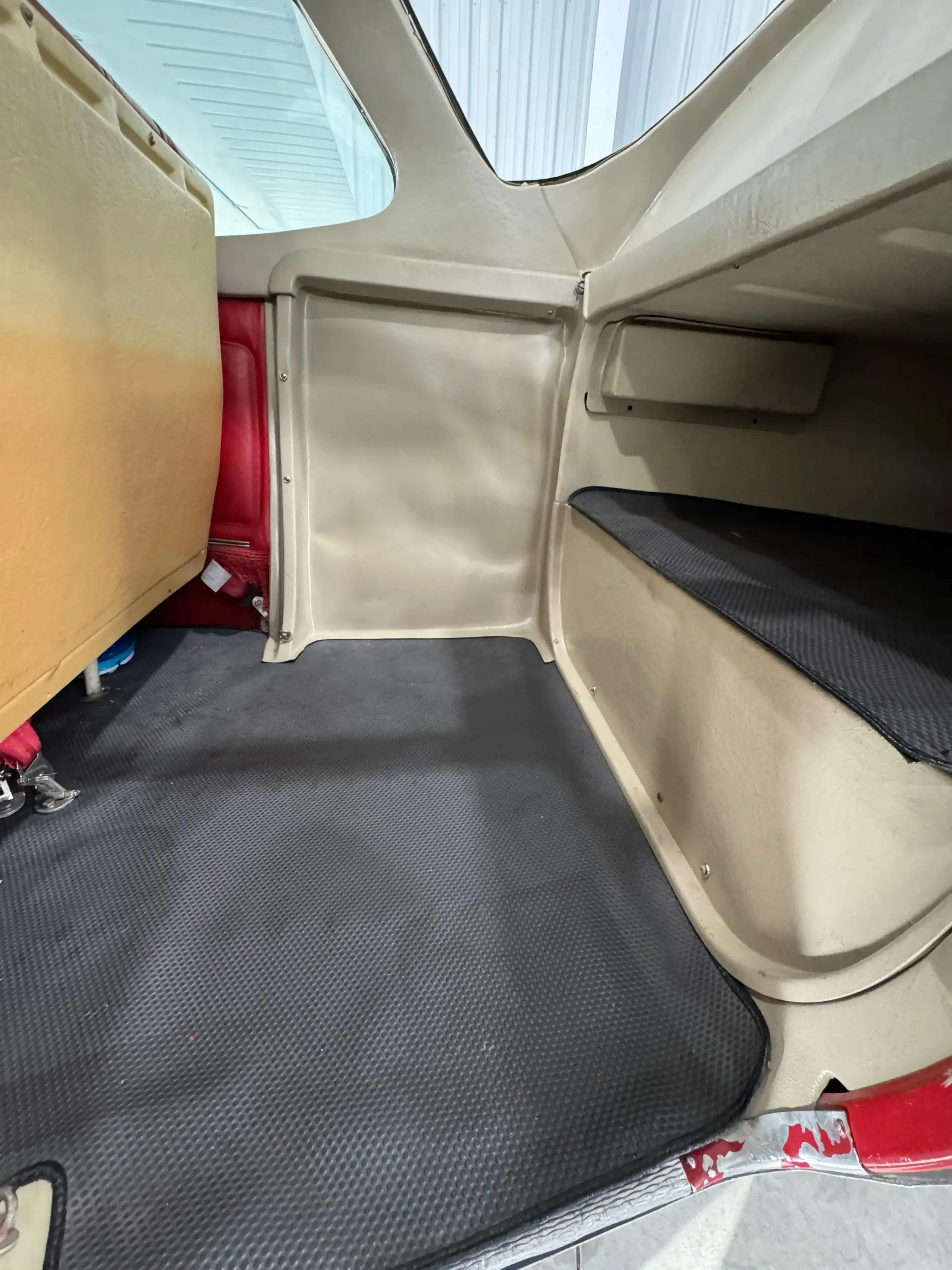 Cabin interior of a 1978 Cessna R172K.