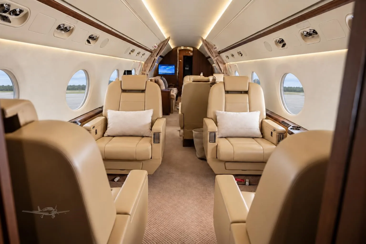 Cabin interior of a 2011 GULFSTREAM G550.