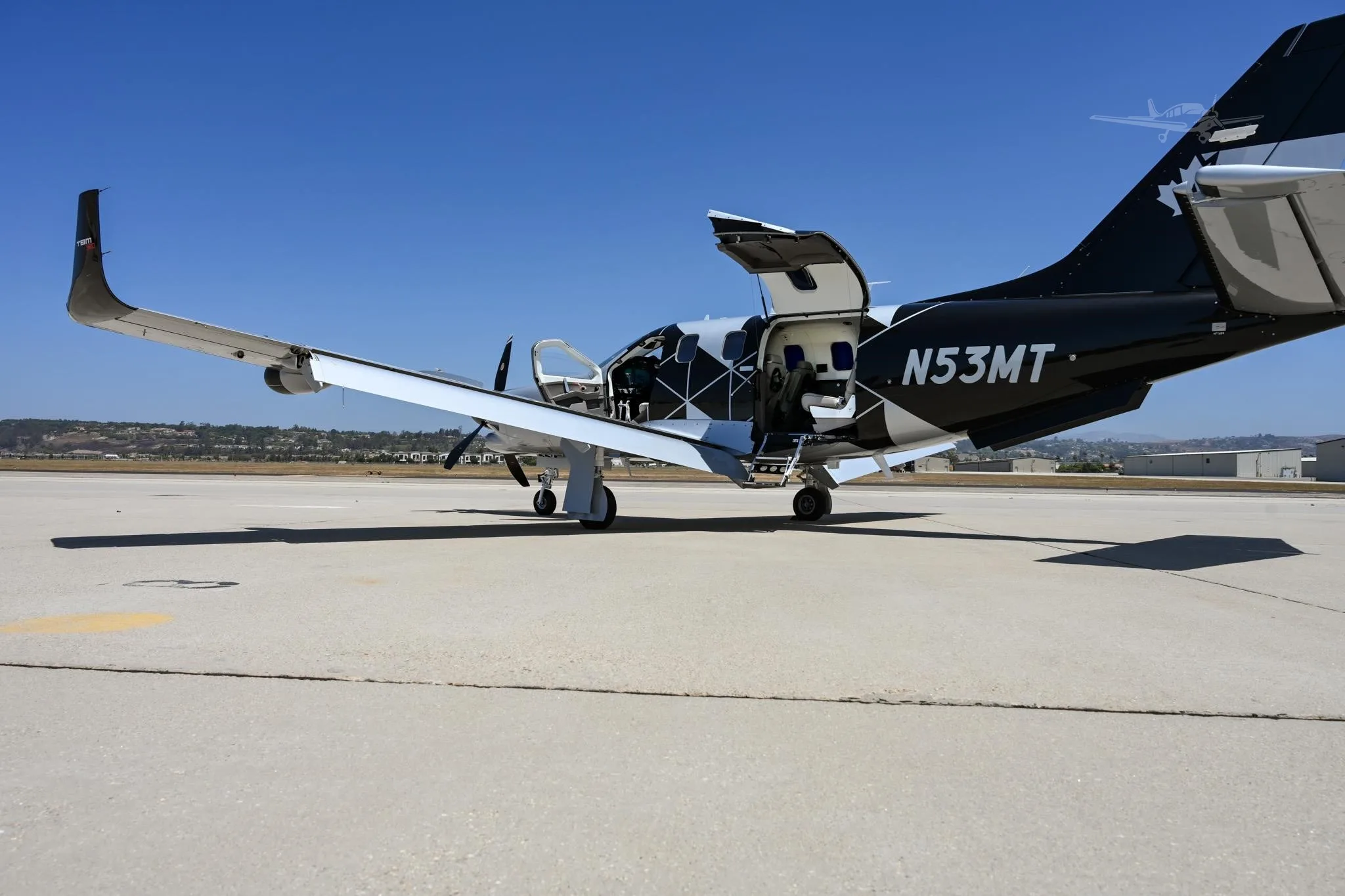 Exterior view of a 2025 DAHER TBM 960, N53MT.