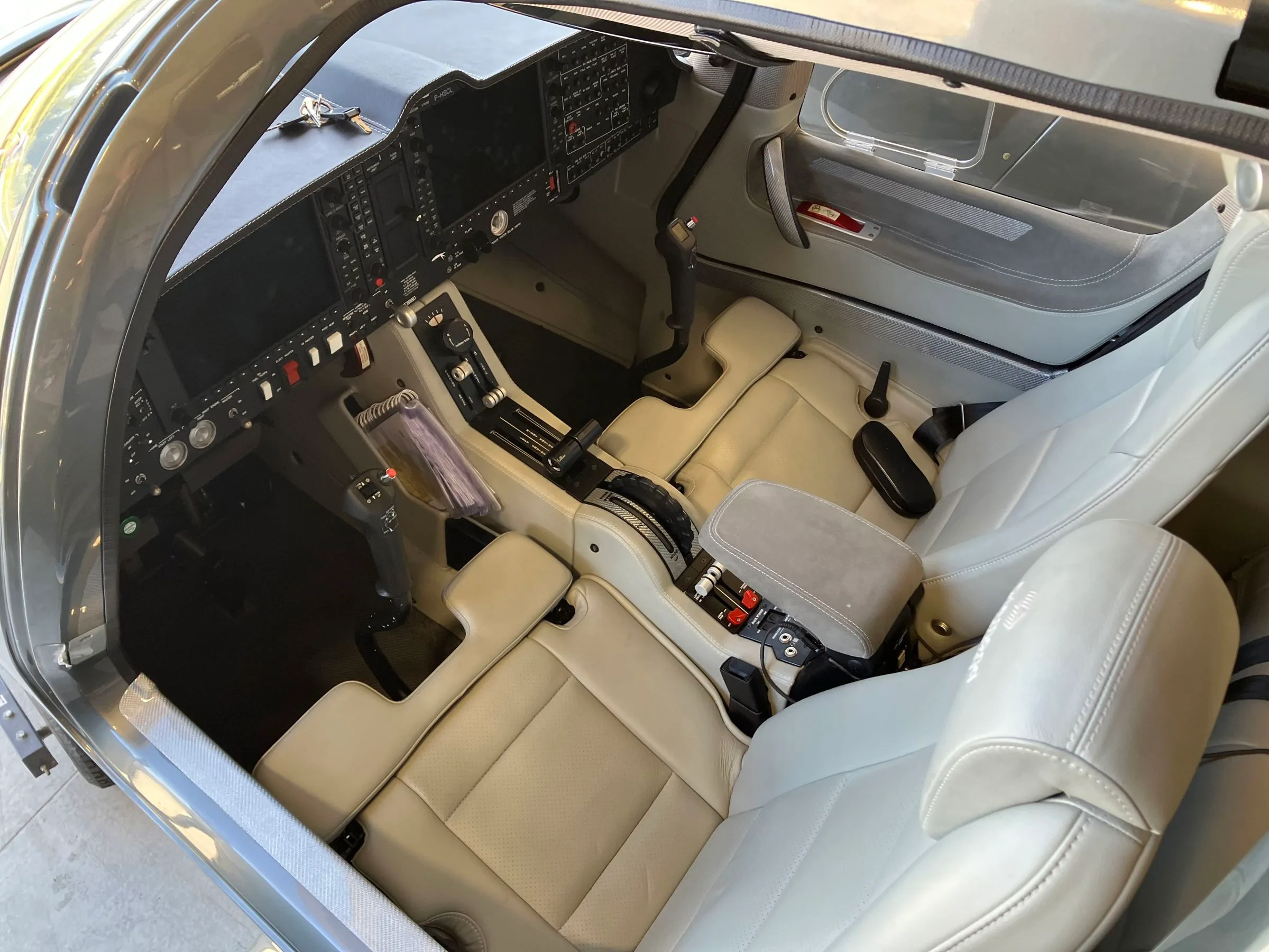 Cabin interior of a 2021 Diamond DA62.
