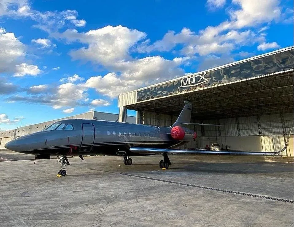 Exterior view of a 2009 DASSAULT FALCON 2000EX EASY.