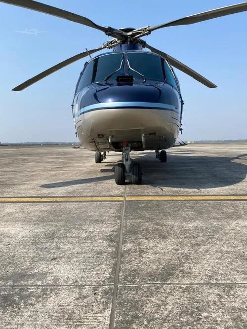 Exterior view of a 1997 AIRBUS AS365N2.