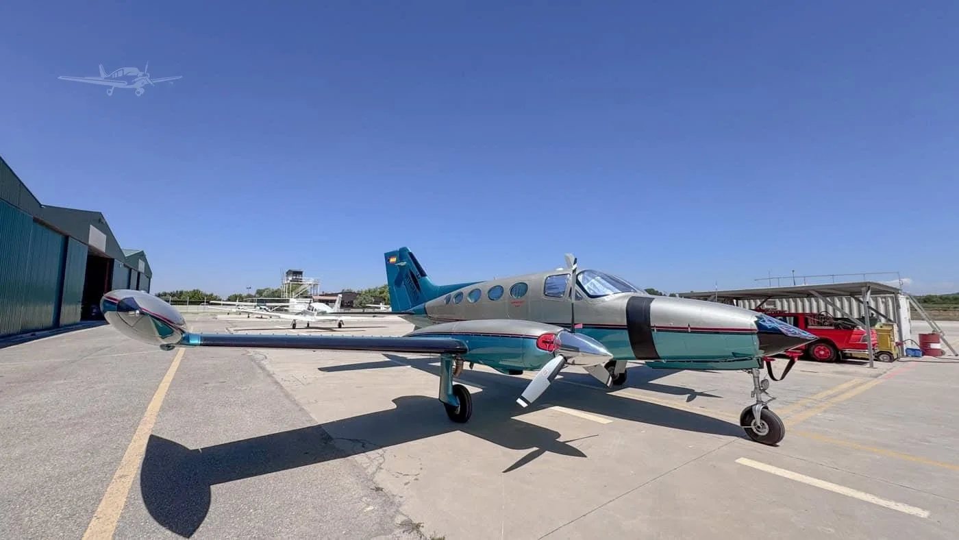 Exterior view of a 1974 CESSNA 414, EC-FJF.