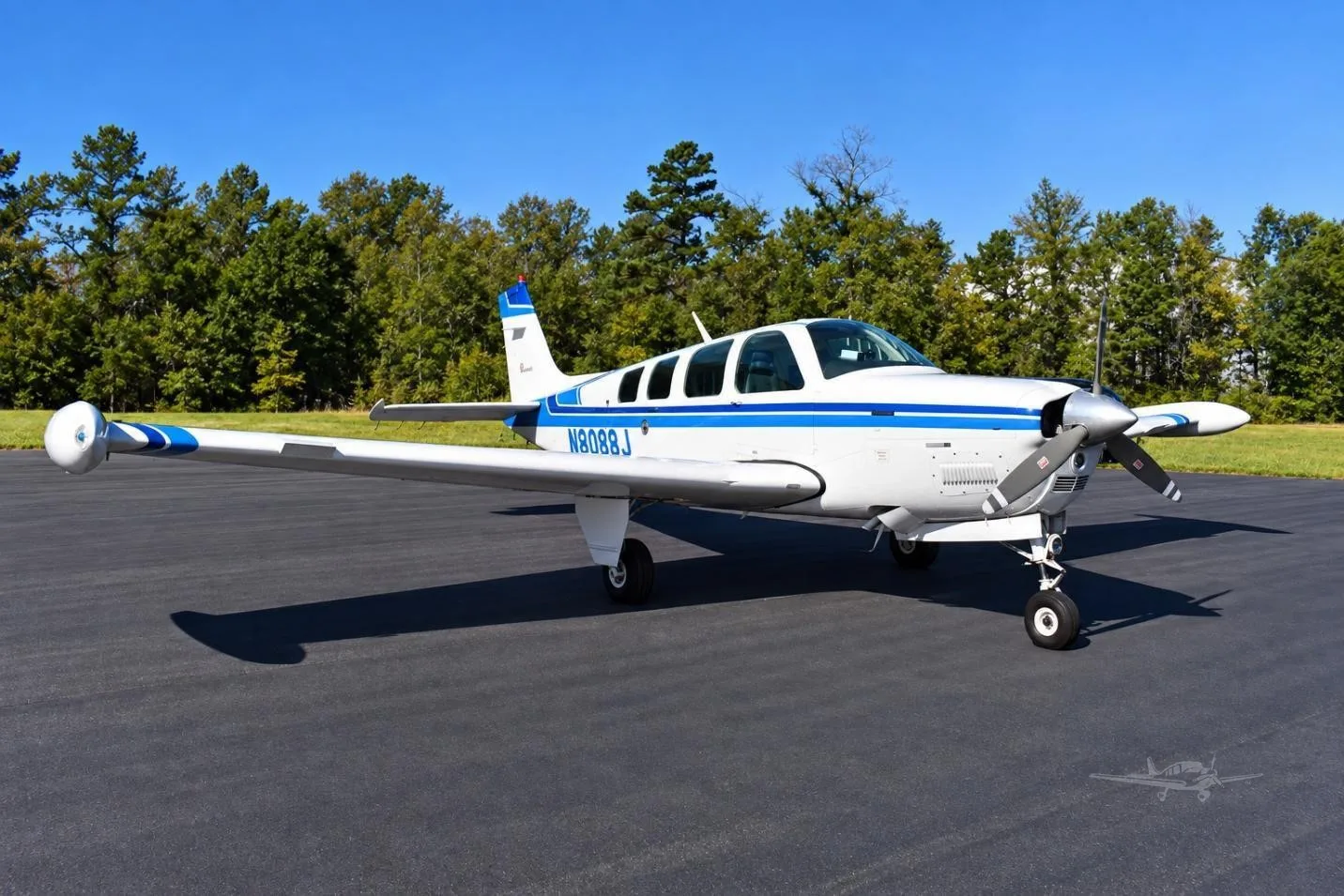 Exterior view of a 1990 BEECHCRAFT A36 BONANZA, N8088J.