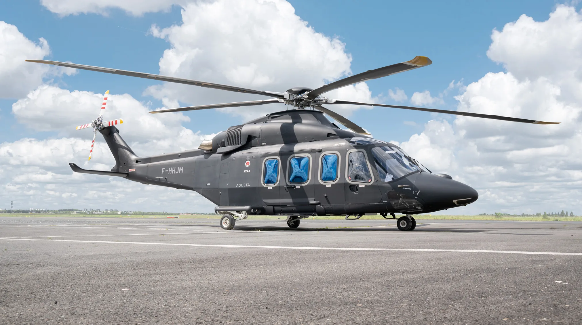 Exterior view of a 2009 Leonardo AW139.