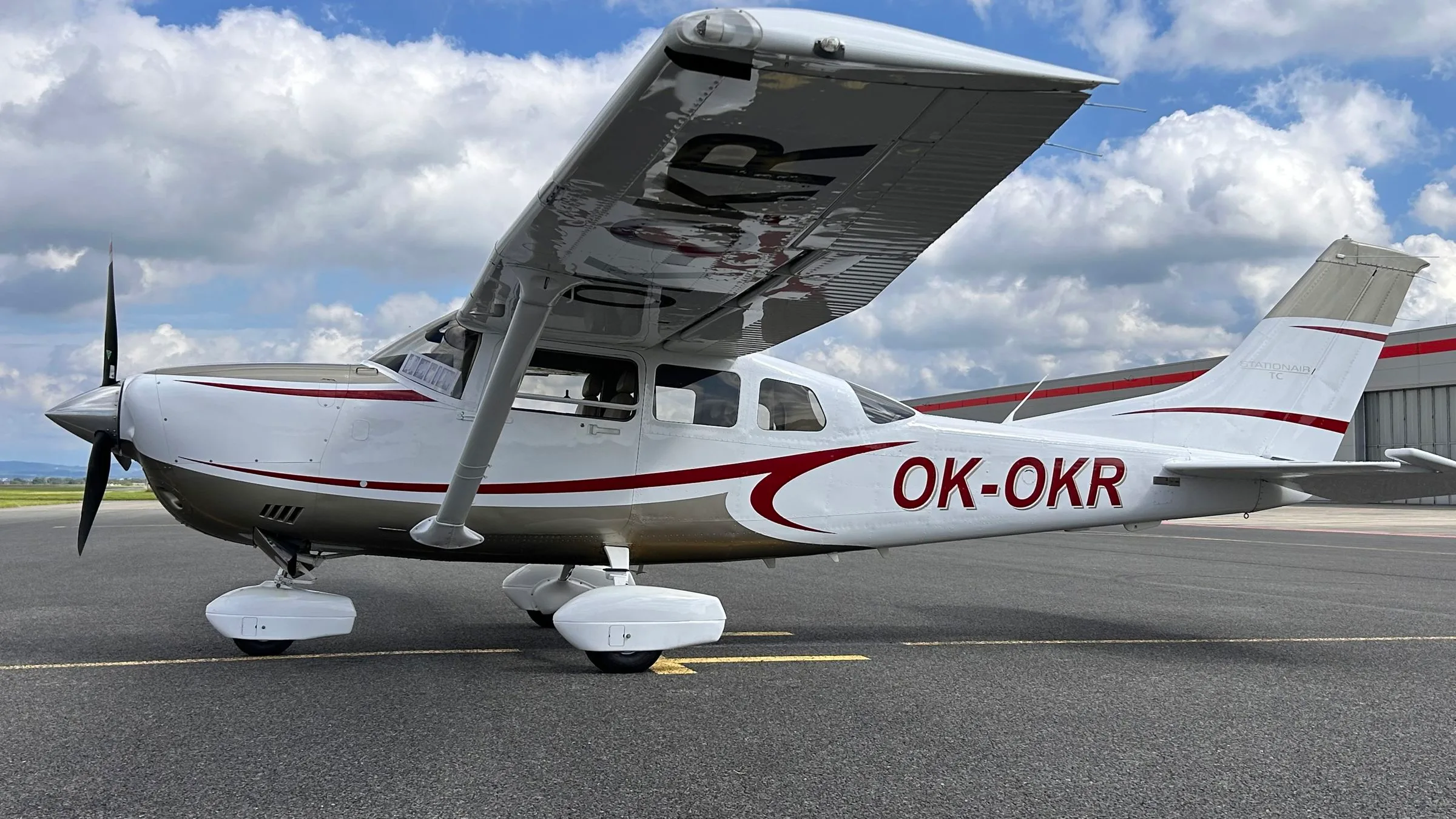 Exterior view of a 2009 Cessna 206H Super Skywagon.