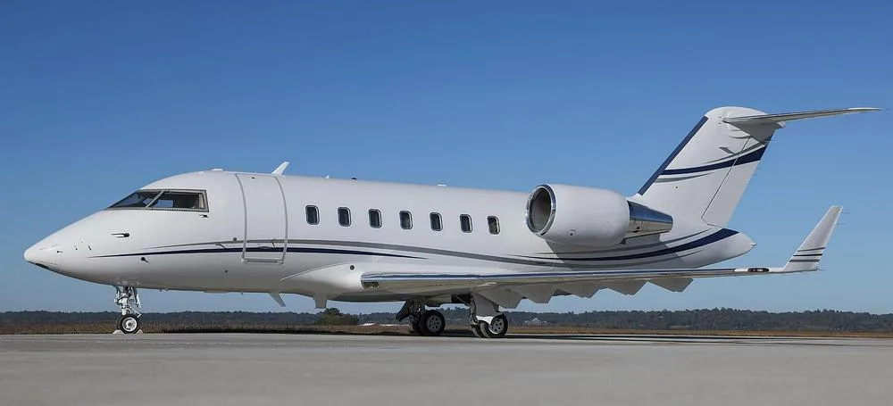 Exterior view of a 2010 Bombardier Challenger 605, N605NS.