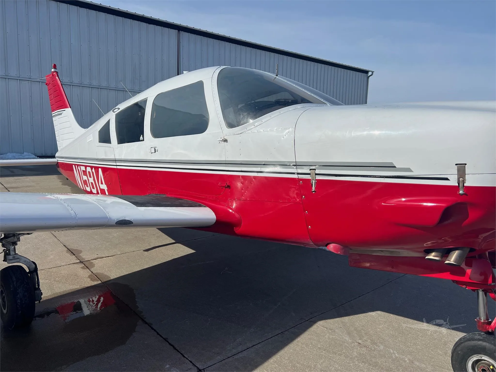 Exterior view of a 1972 PIPER ARROW II, N15814.