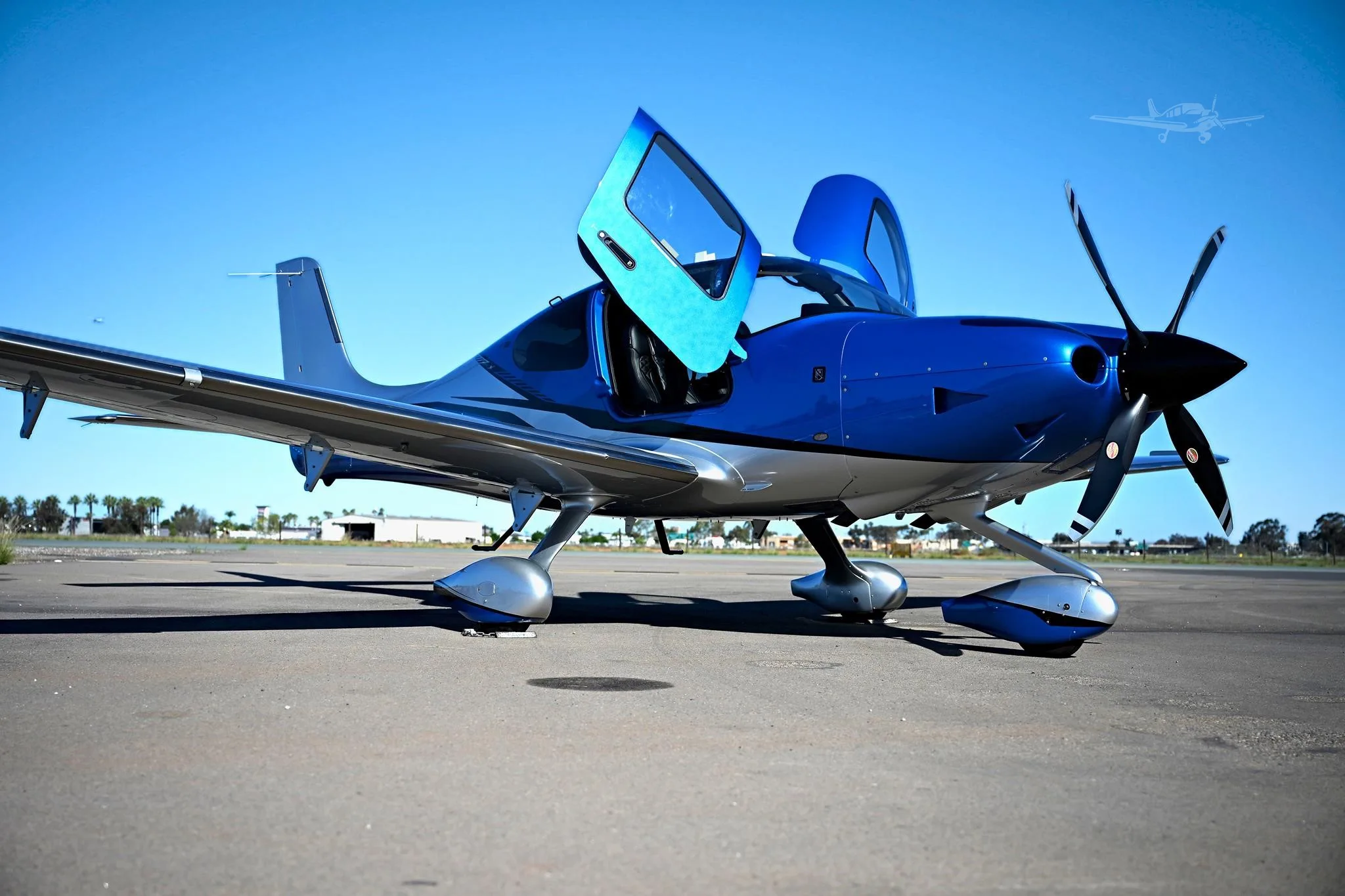 Exterior view of a 2024 Cirrus SR22-G7 TURBO, N24VC.