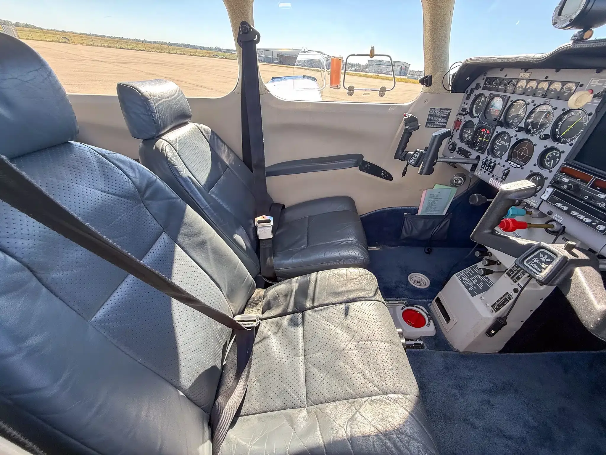 Cabin interior of a 1996 Mooney M20J MSE.