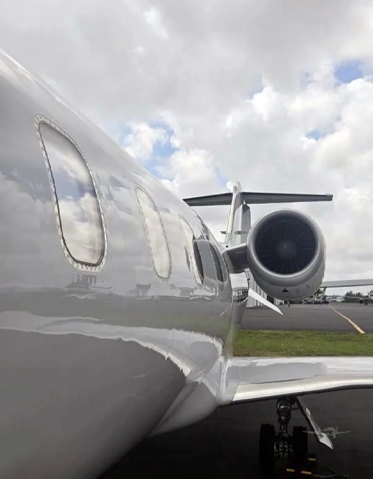 Exterior view of a 2007 LEARJET 60SE, N61WF.