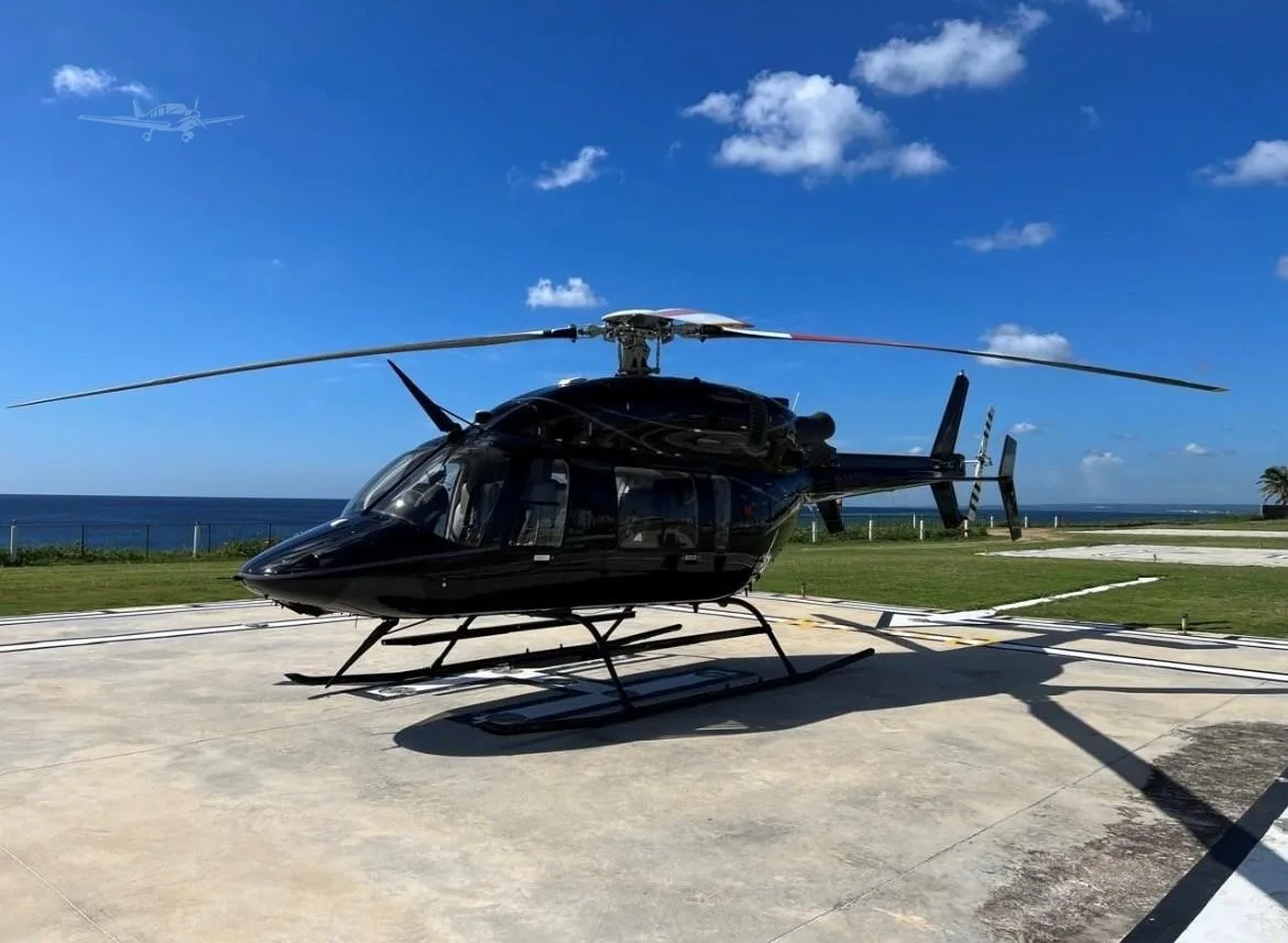 Exterior view of a 2009 BELL 427, N427UV.