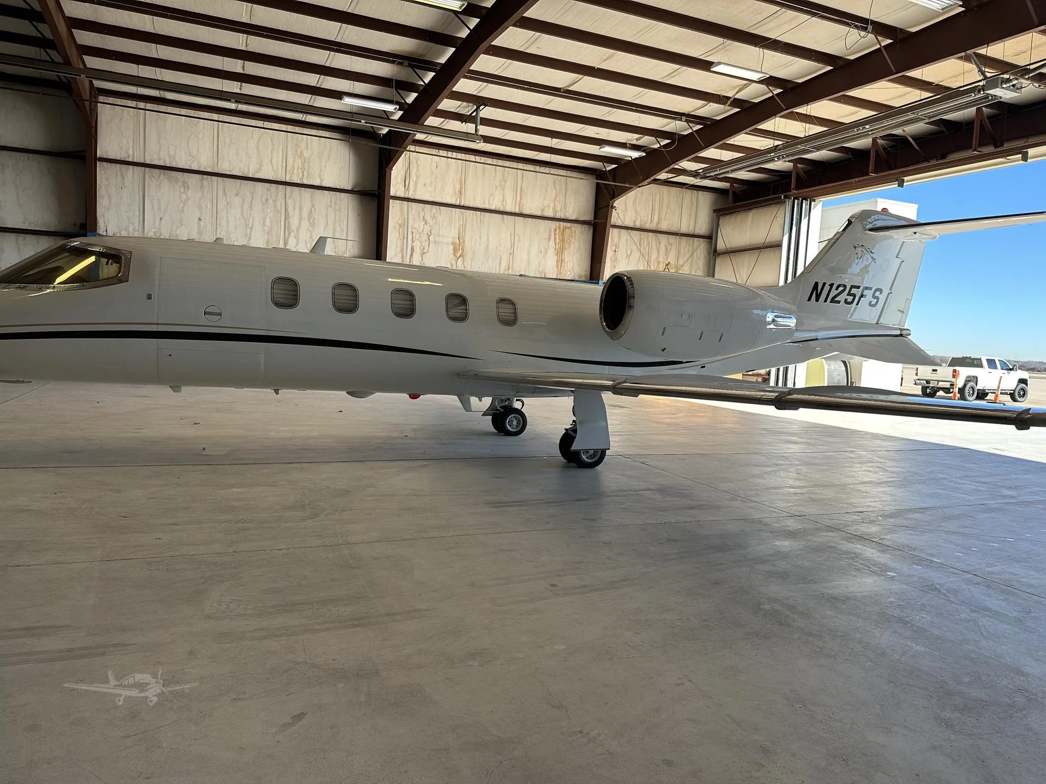 Exterior view of a 1996 LEARJET 31A.