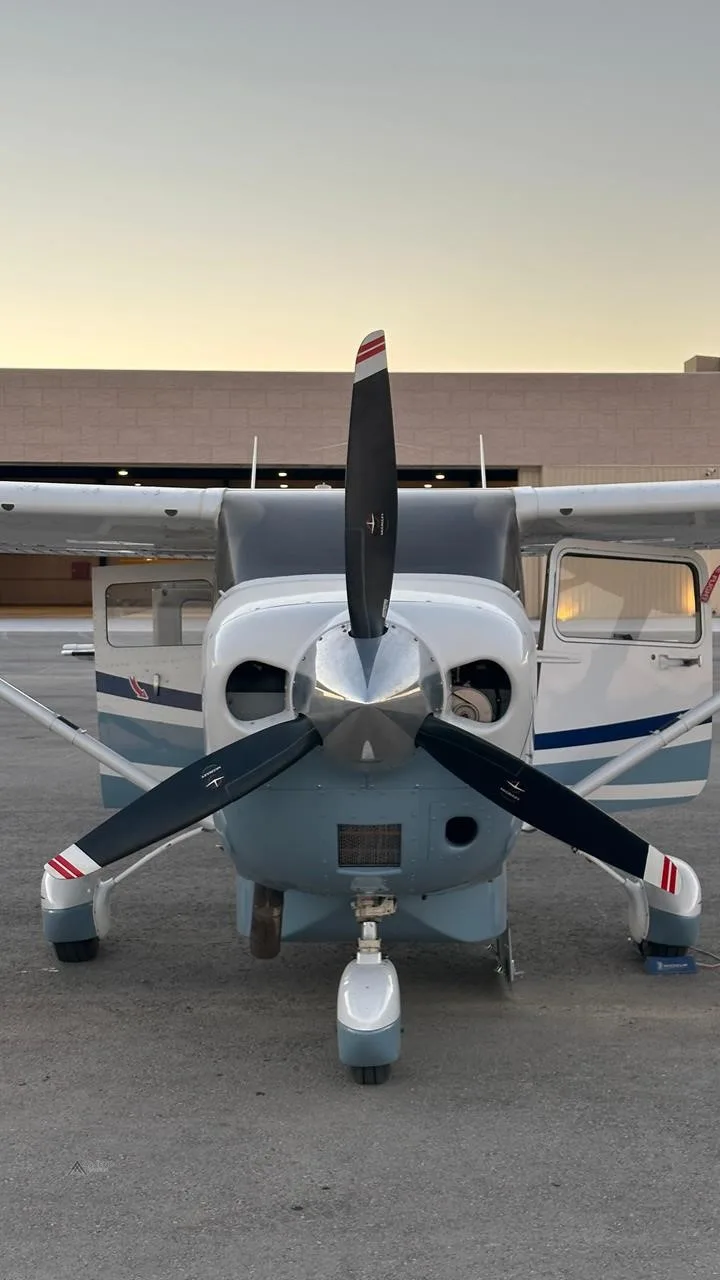 Exterior view of a 2007 CESSNA TURBO 206H STATIONAIR, HZ-CES.