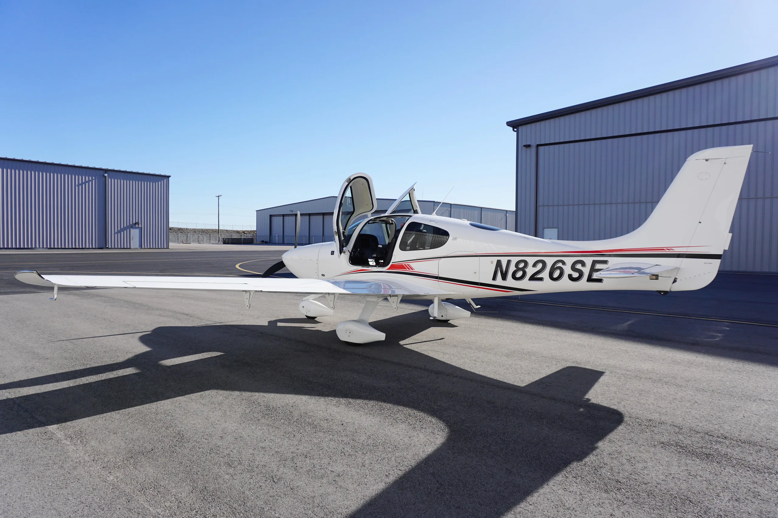 Exterior view of a 2020 Cirrus SR20 G6.