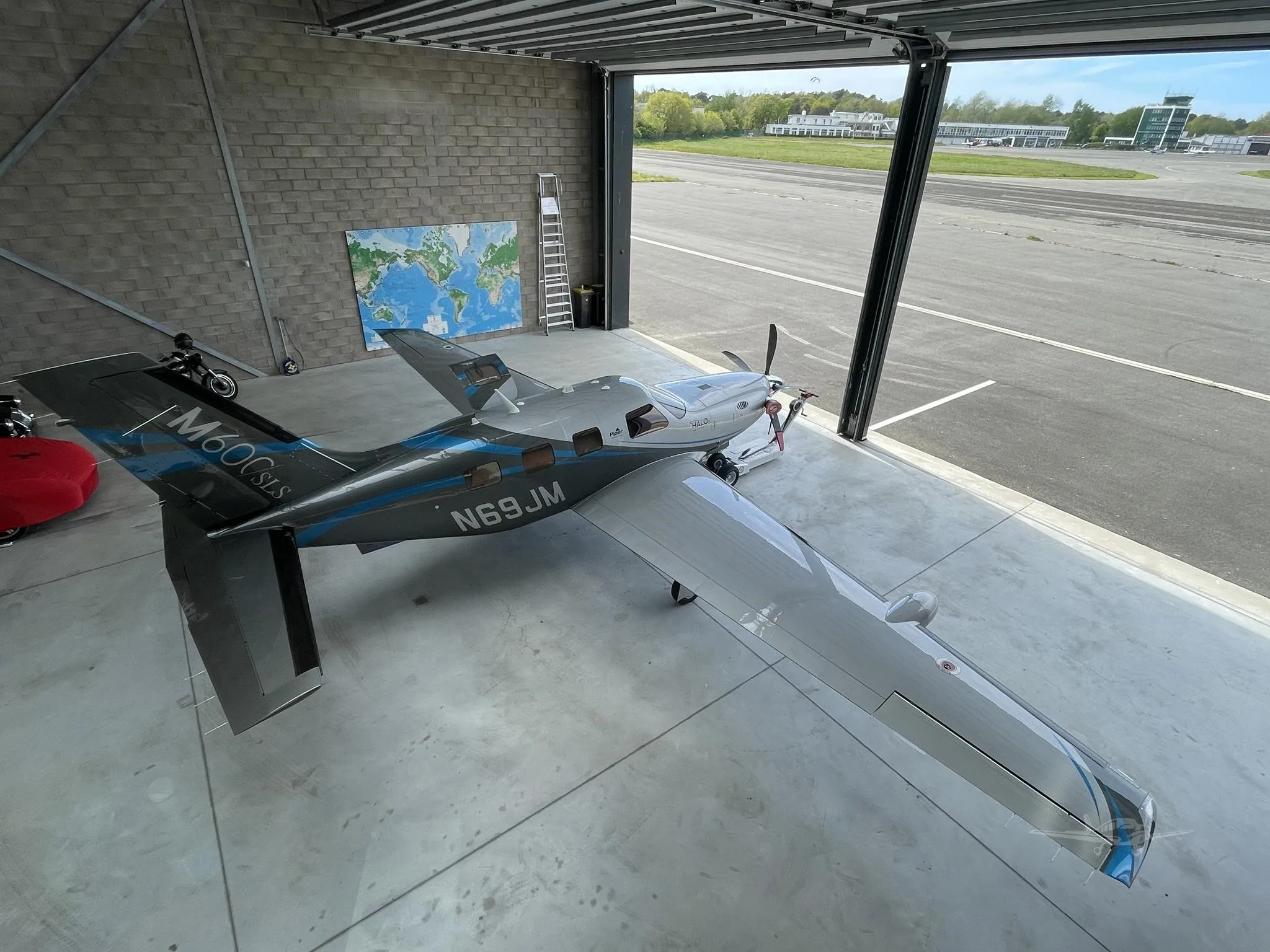 Exterior view of a 2021 PIPER M600 SLS, N69JM.