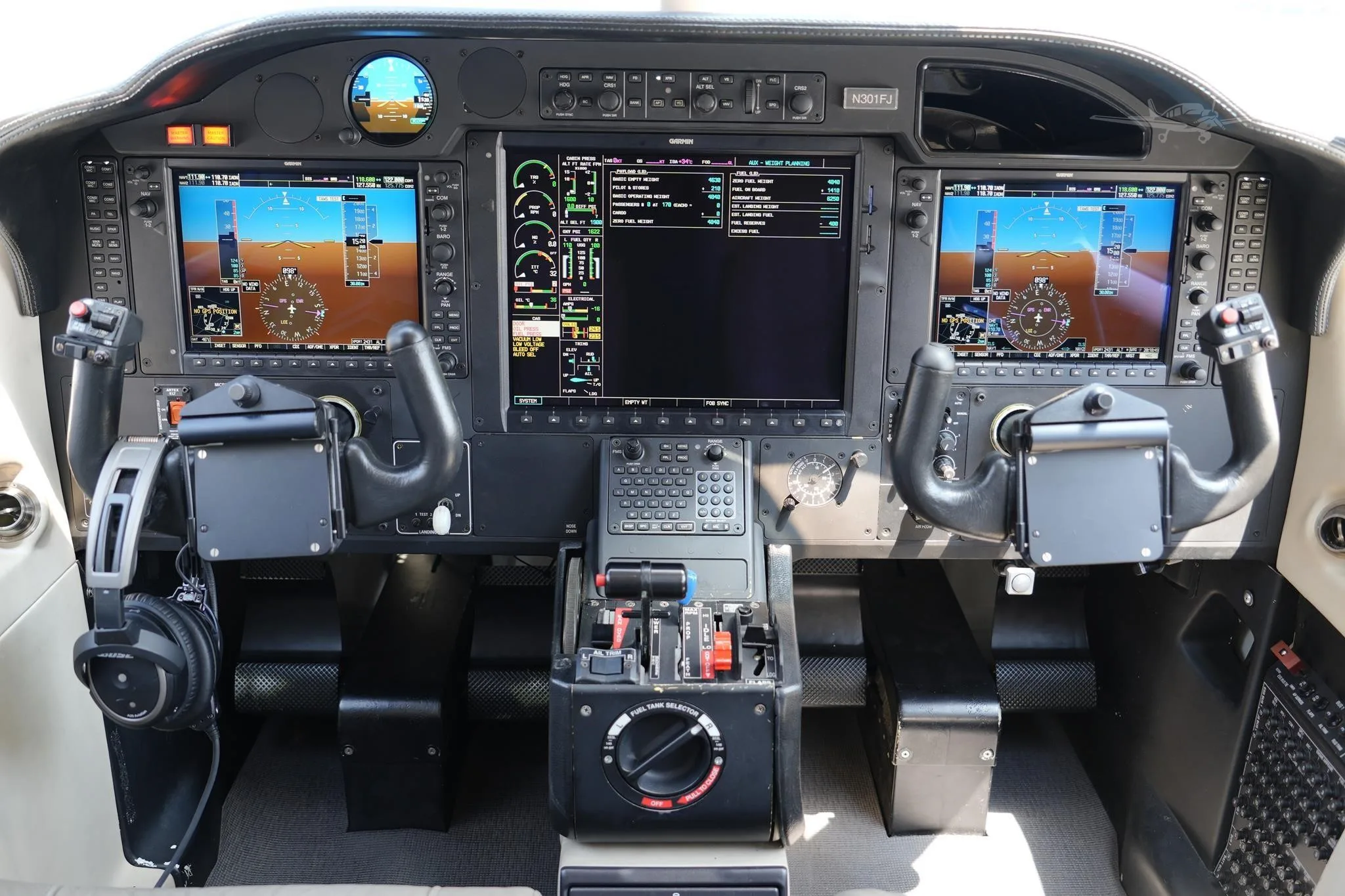 Avionics suite of a 2008 DAHER TBM 850.