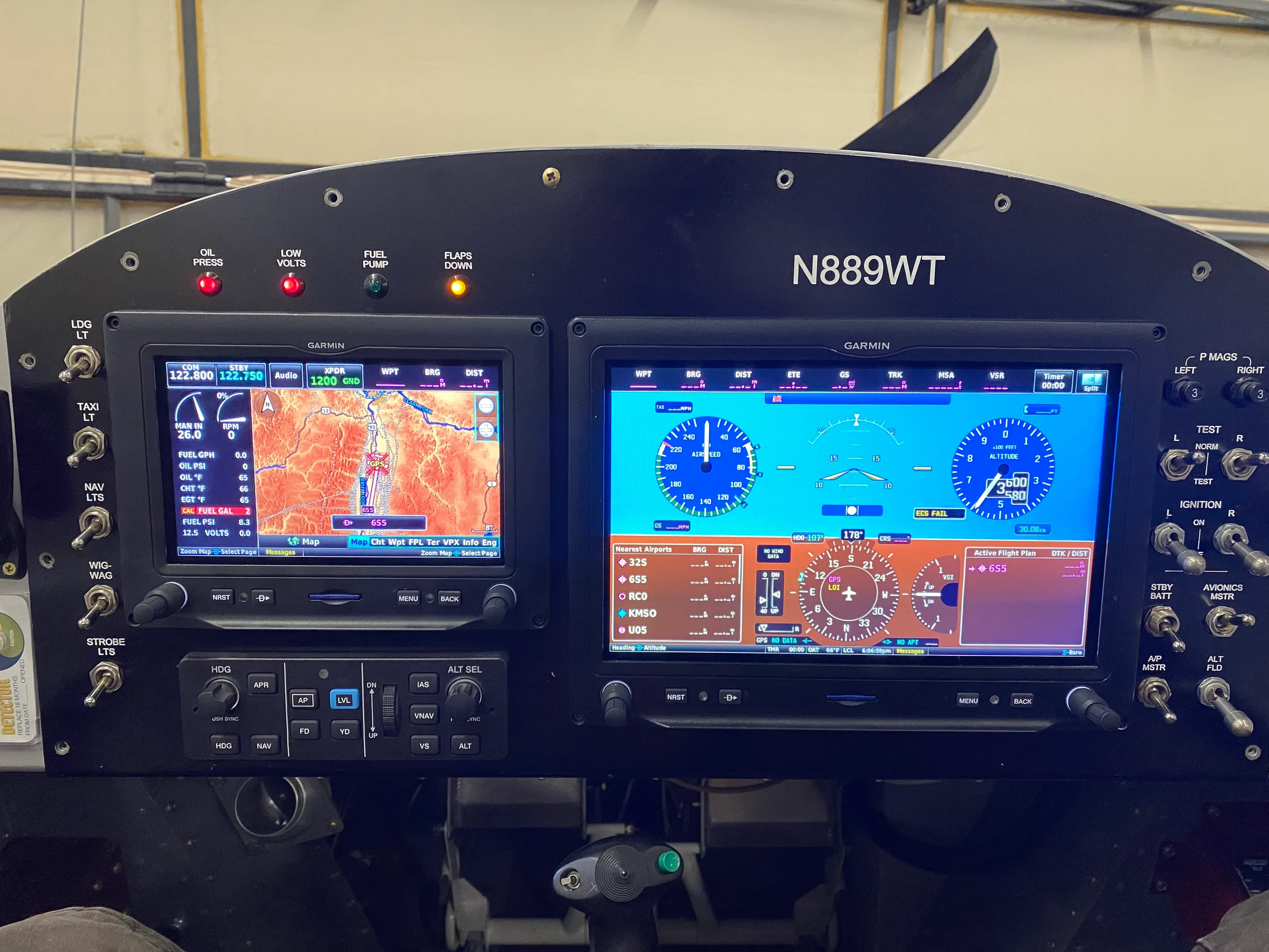 Cockpit and instrument panel of a 2018 Vans VANS RV8.