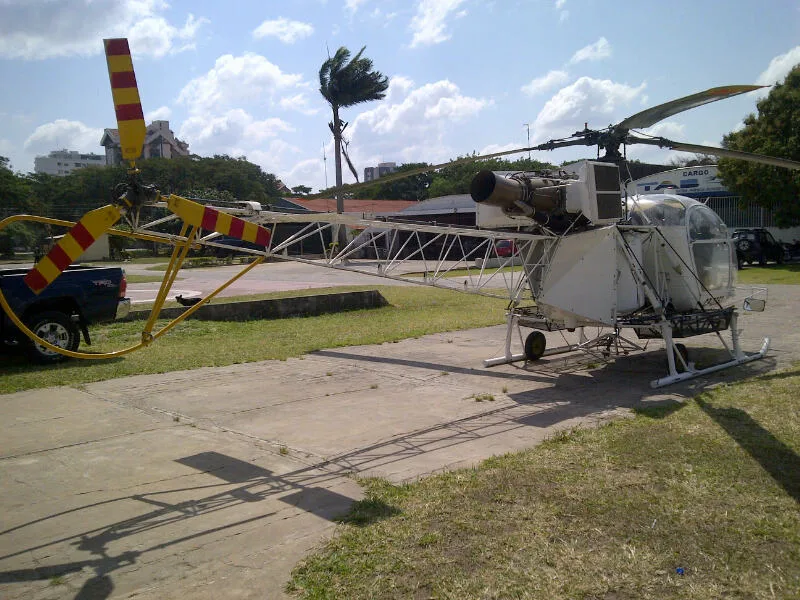 Exterior view of a Eurocopter sa 315b lama, CP-2352.