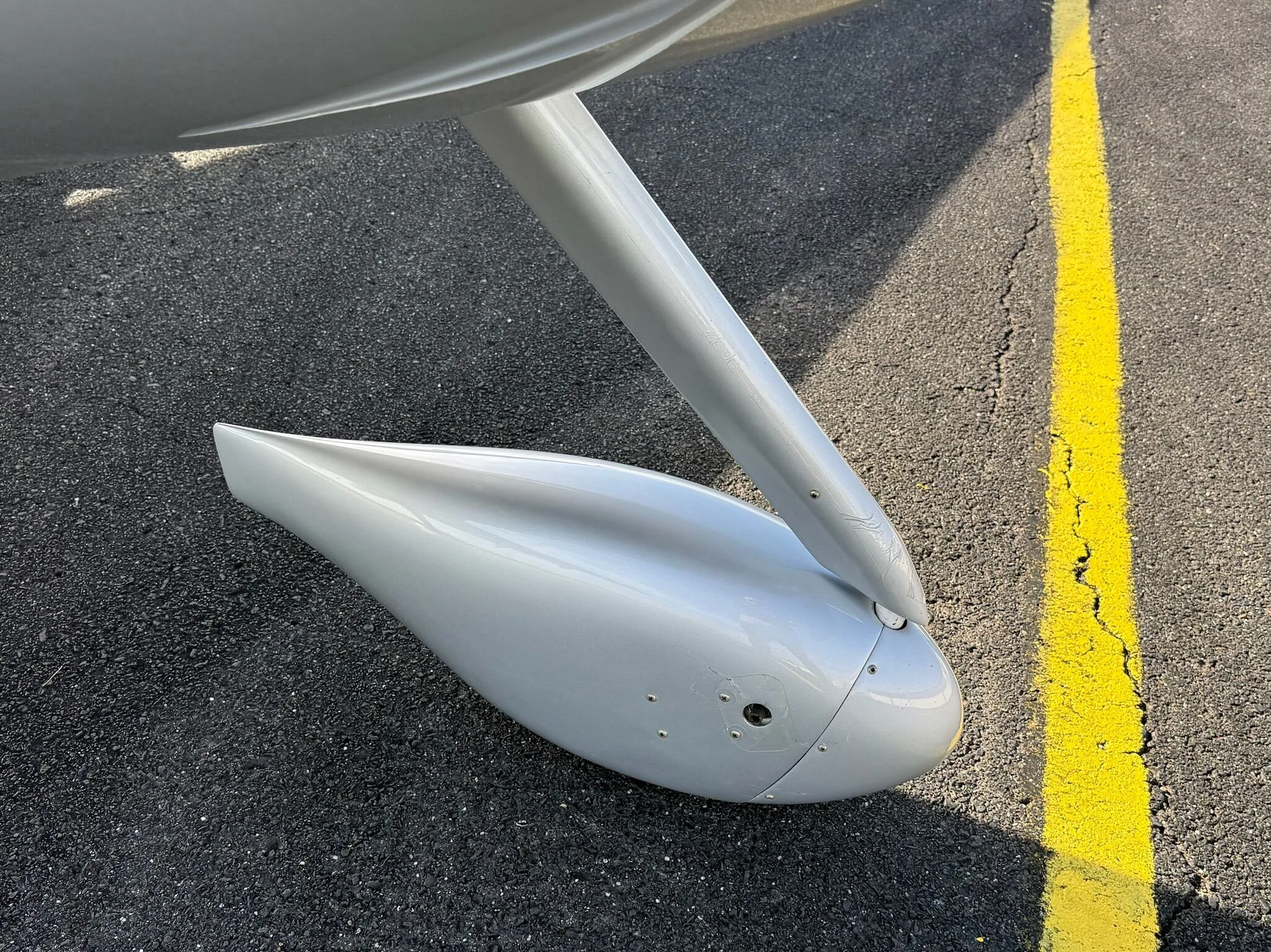Engine detail of a 2007 Cirrus SR22-G3 Turbo GTS.