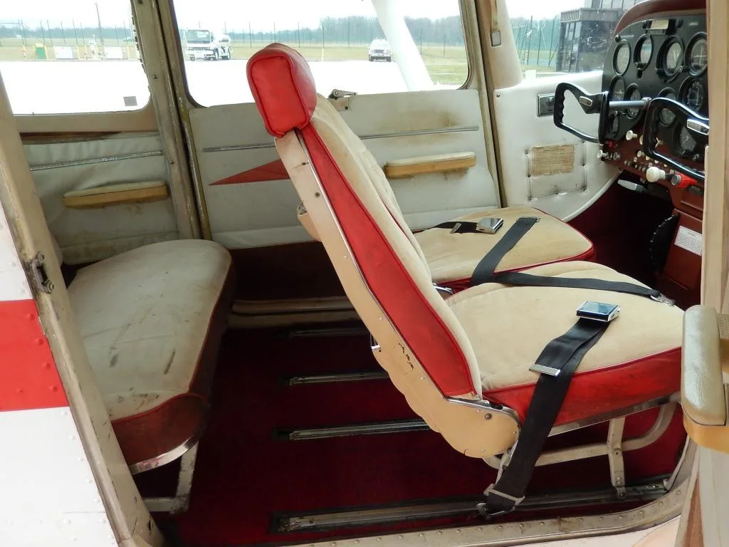 Cabin interior of a 1965 Cessna 172F- N5690R Aircraft.