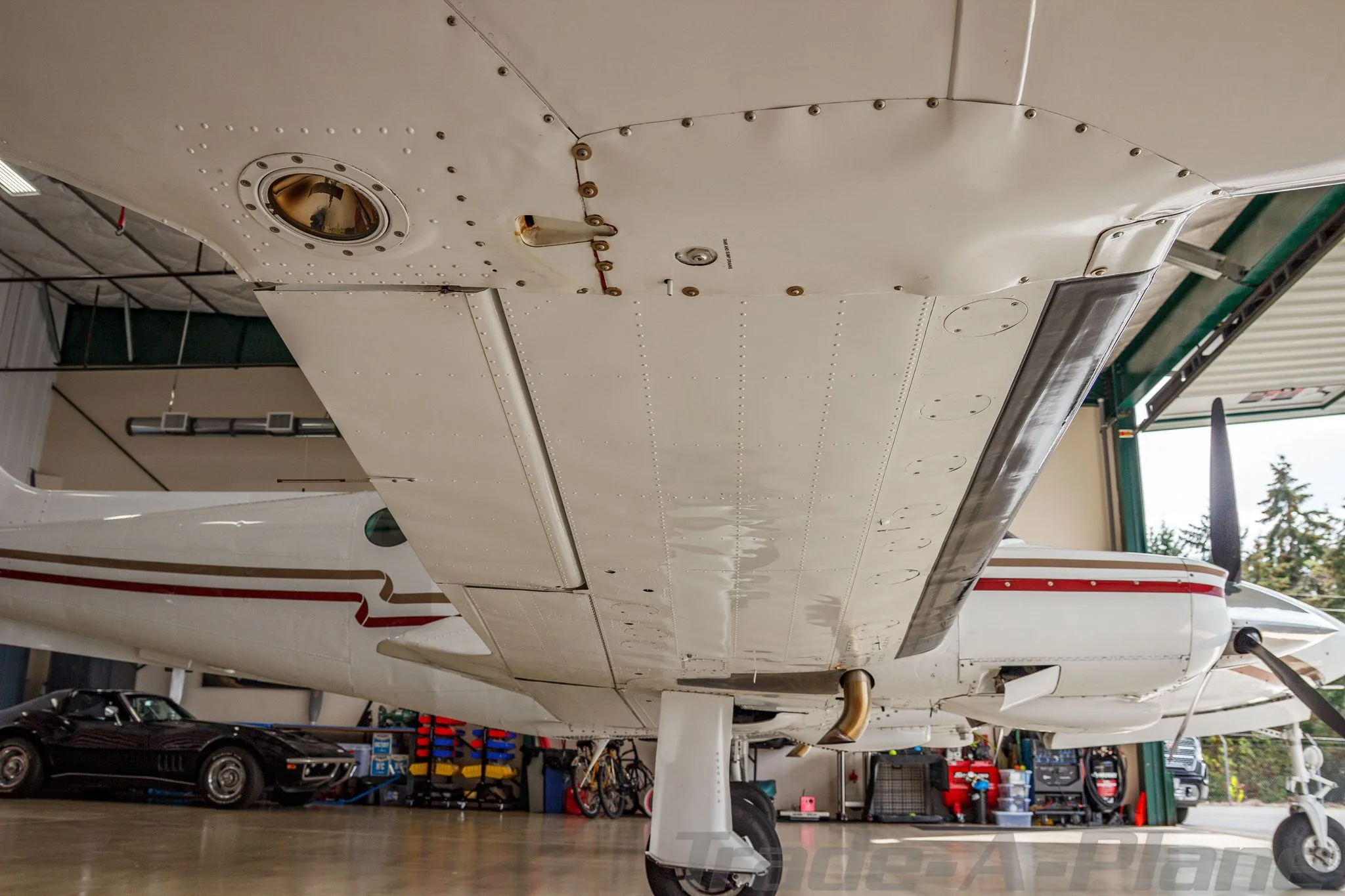 Exterior view of a 1980 CESSNA 340A, N340DS.